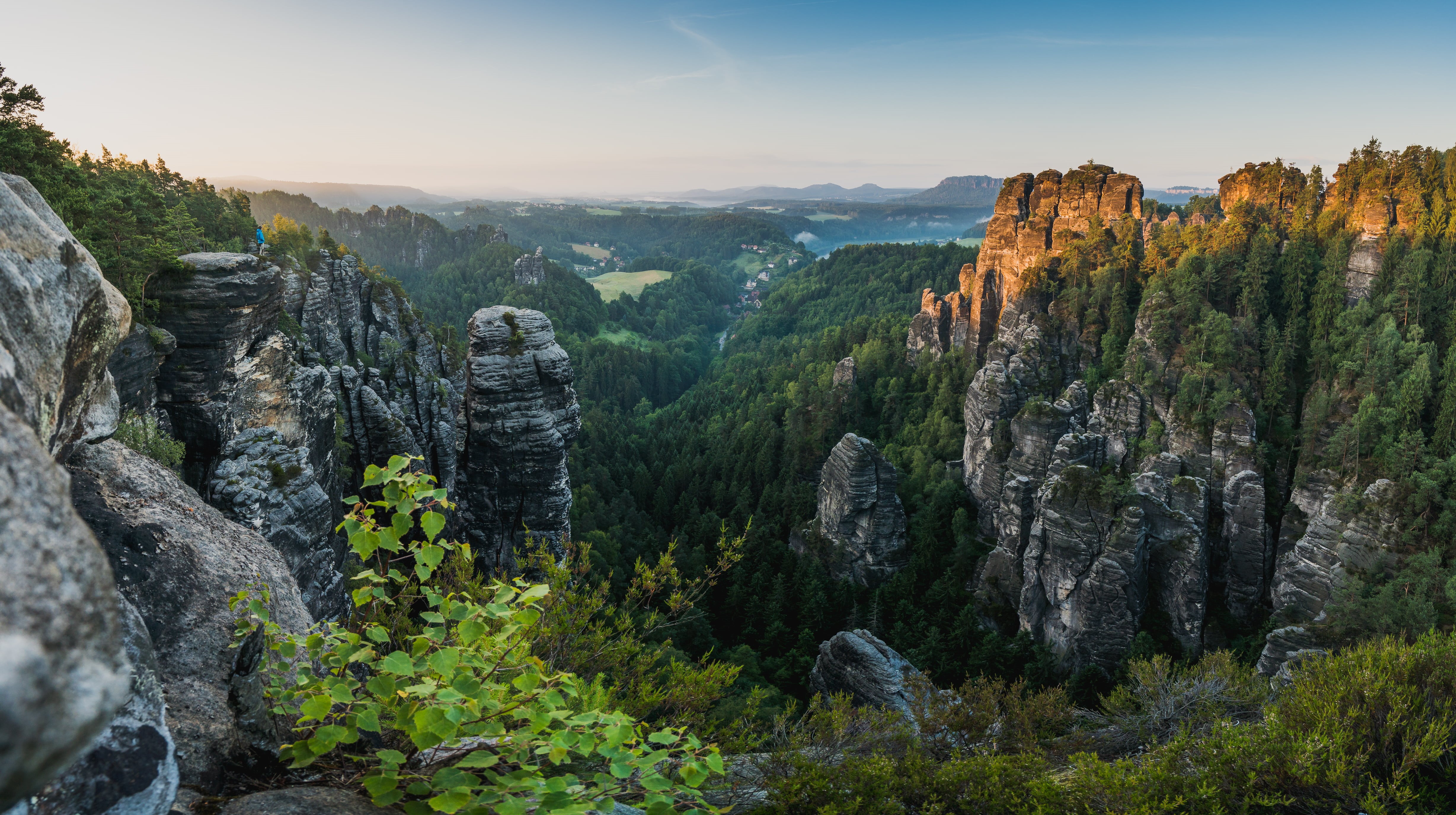 Sandstone, scenics, 4K, green forest, Sunrise, Panorama, rock - Object, travel, Landscape, rocky mountains, green, nature, outdoors, mountain, tree, mountains, HD Wallpaper