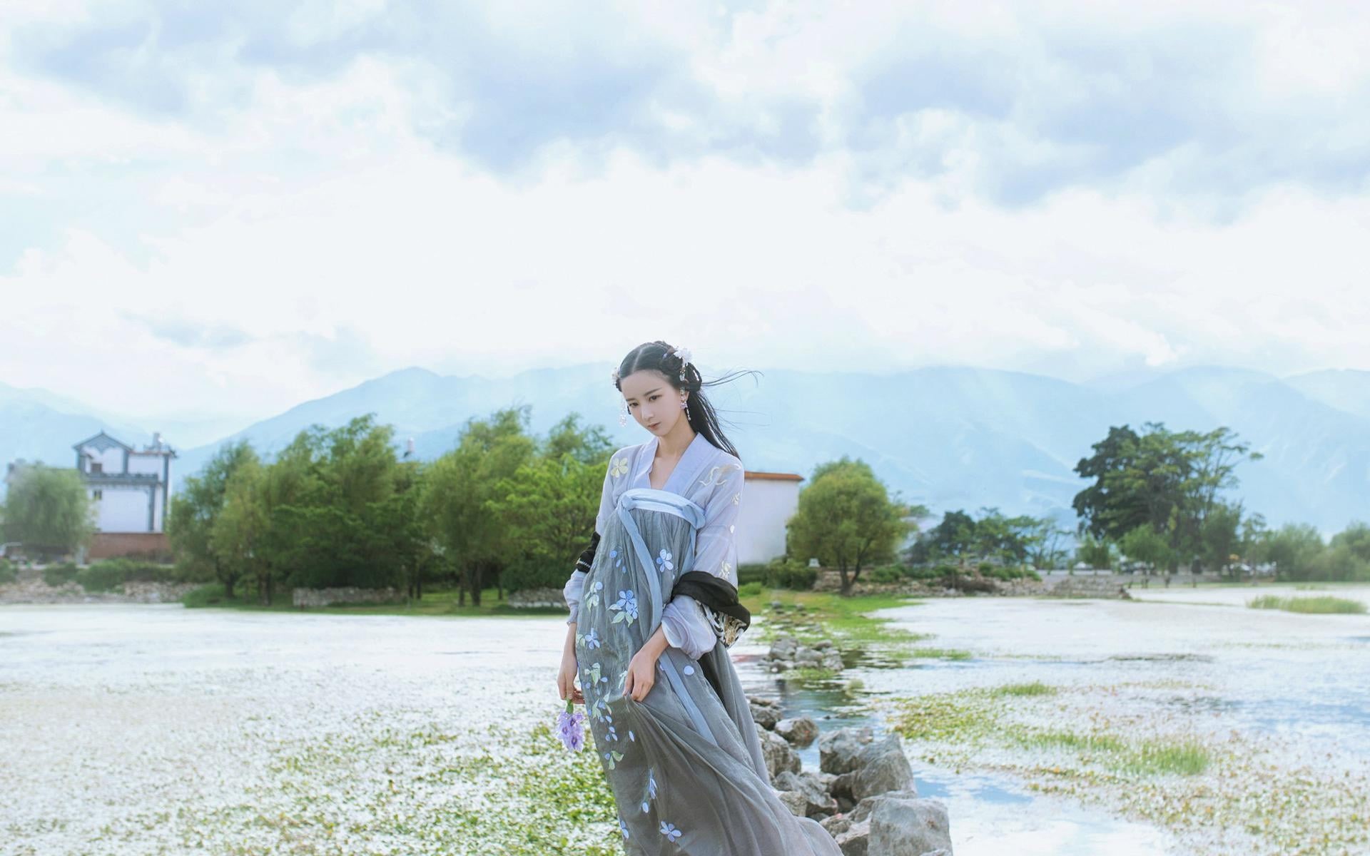 hair, black hair, three quarter length, young women, sky, black, nature, dress, women, men, 1080P, hanfu, leisure activity, field, tree, Chinese dress, HD Wallpaper