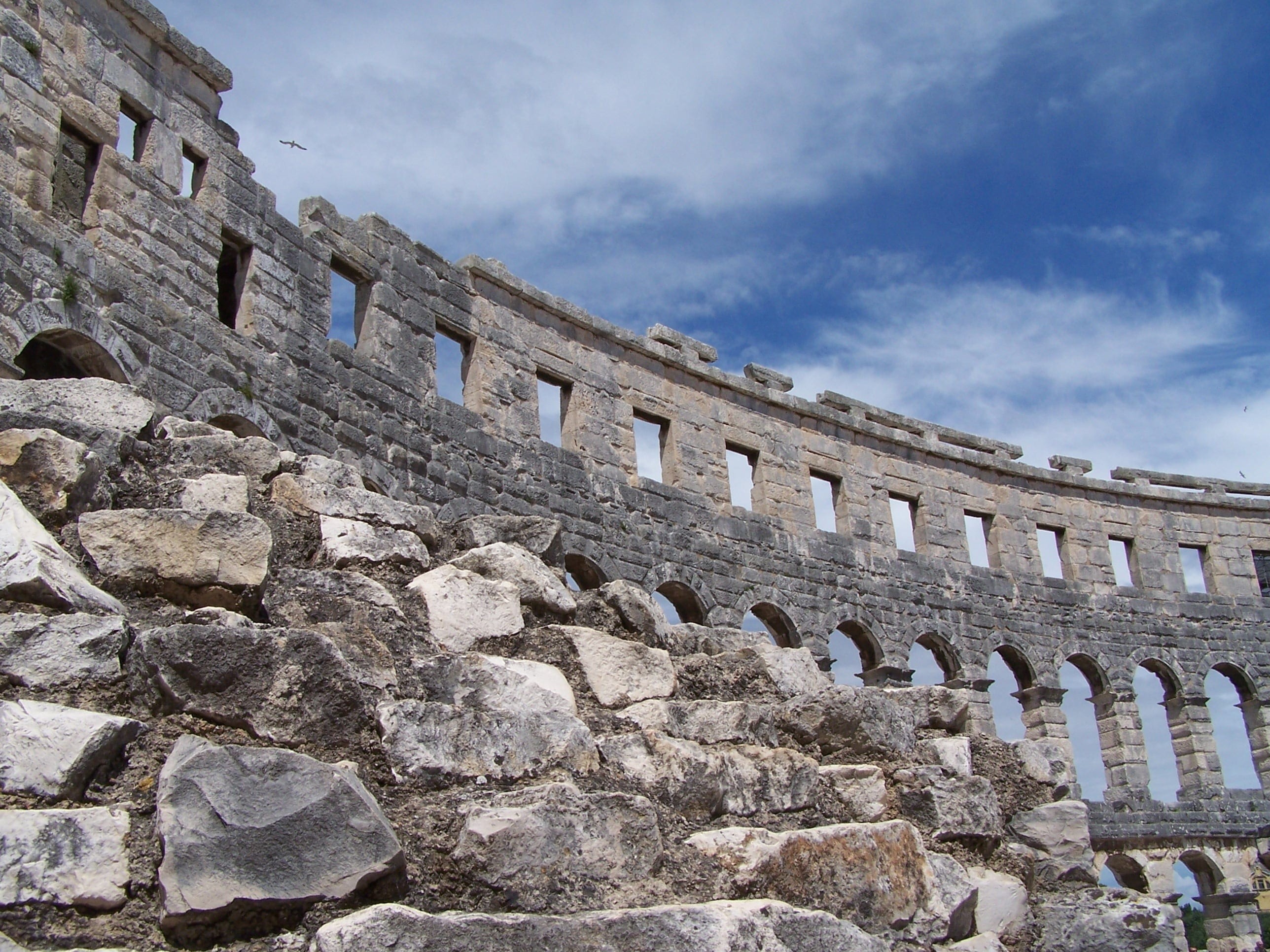 concrete, day, sky, coliseum, architecture, archaeology, blue, empire, historical, europe, building exterior, historic, amphitheater, istria, arch, low angle view, HD Wallpaper