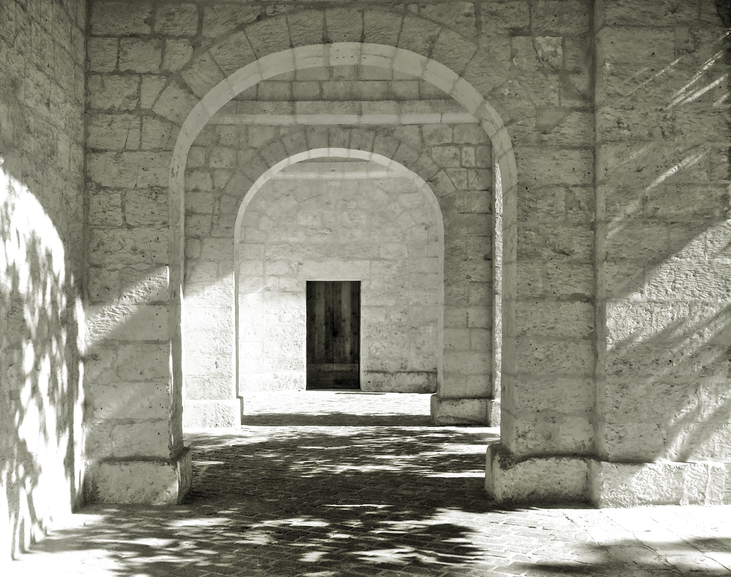 day, church, heritage, colonnade, the way forward, sunlight, black, town, wall - building feature, architectural, the past, building exterior, mellieha, HD Wallpaper