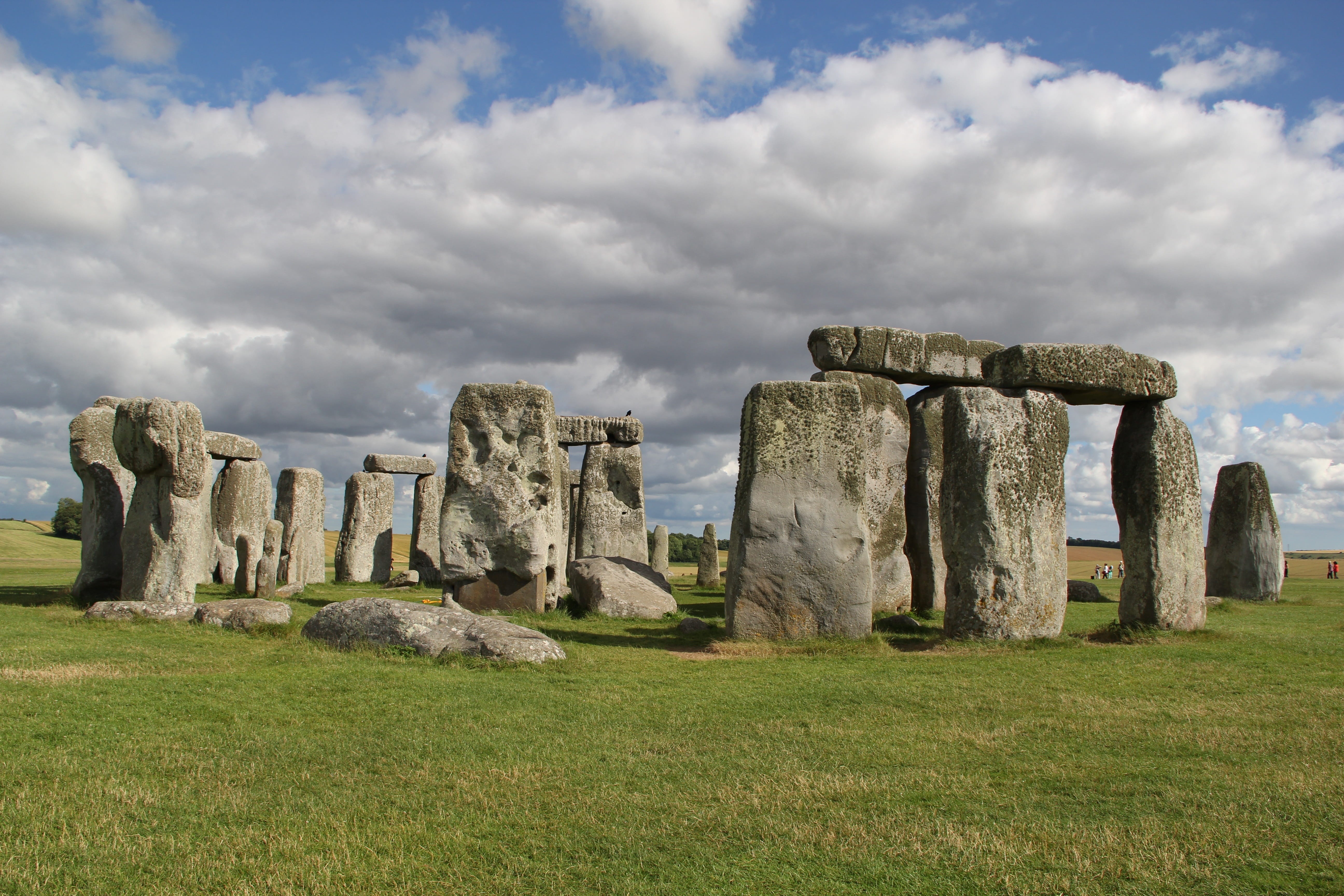 archaeology, Monument, no people, uk, Britain, sky, landmark, ruin, location, travel, ancient, place, great, cloud - sky, grass, England, landscape, ancient civilization, HD Wallpaper