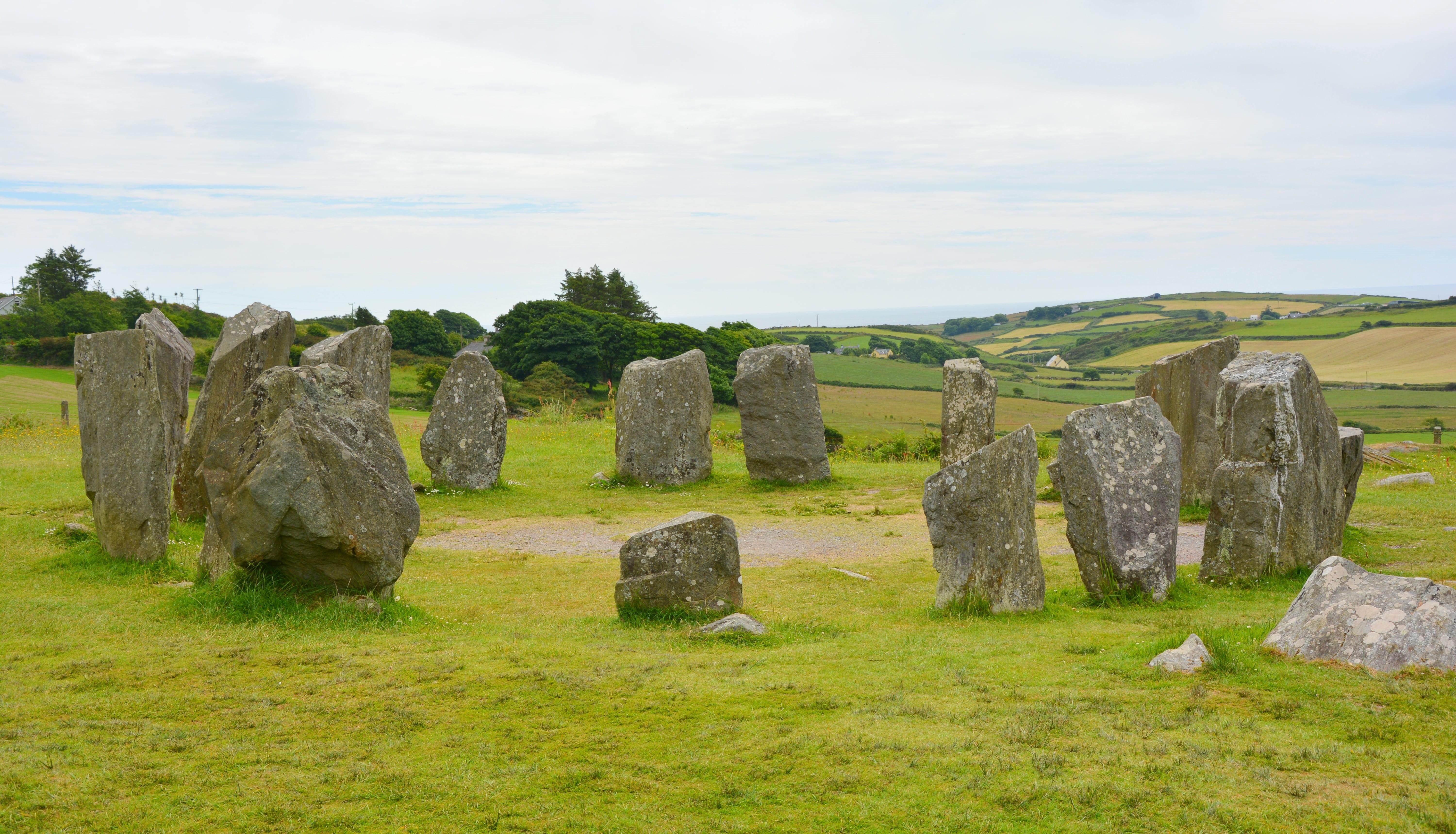 new stone age, day, nature, uK, stonehenge, england, the Past, building, grass, rock, ditch, salisbury - England, stone material, megaliths, history, 5K, HD Wallpaper