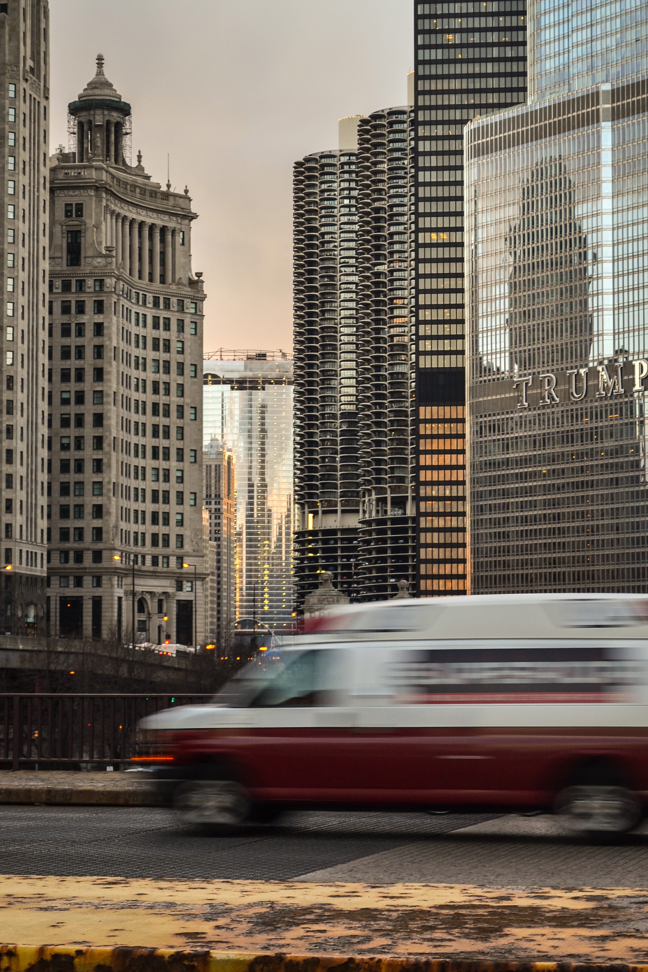 new York City, motion, outdoors, high rise building, uSA, building, on the move, modern, city Life, manhattan - New York City, near, mode of Transport, Phone HD Wallpaper