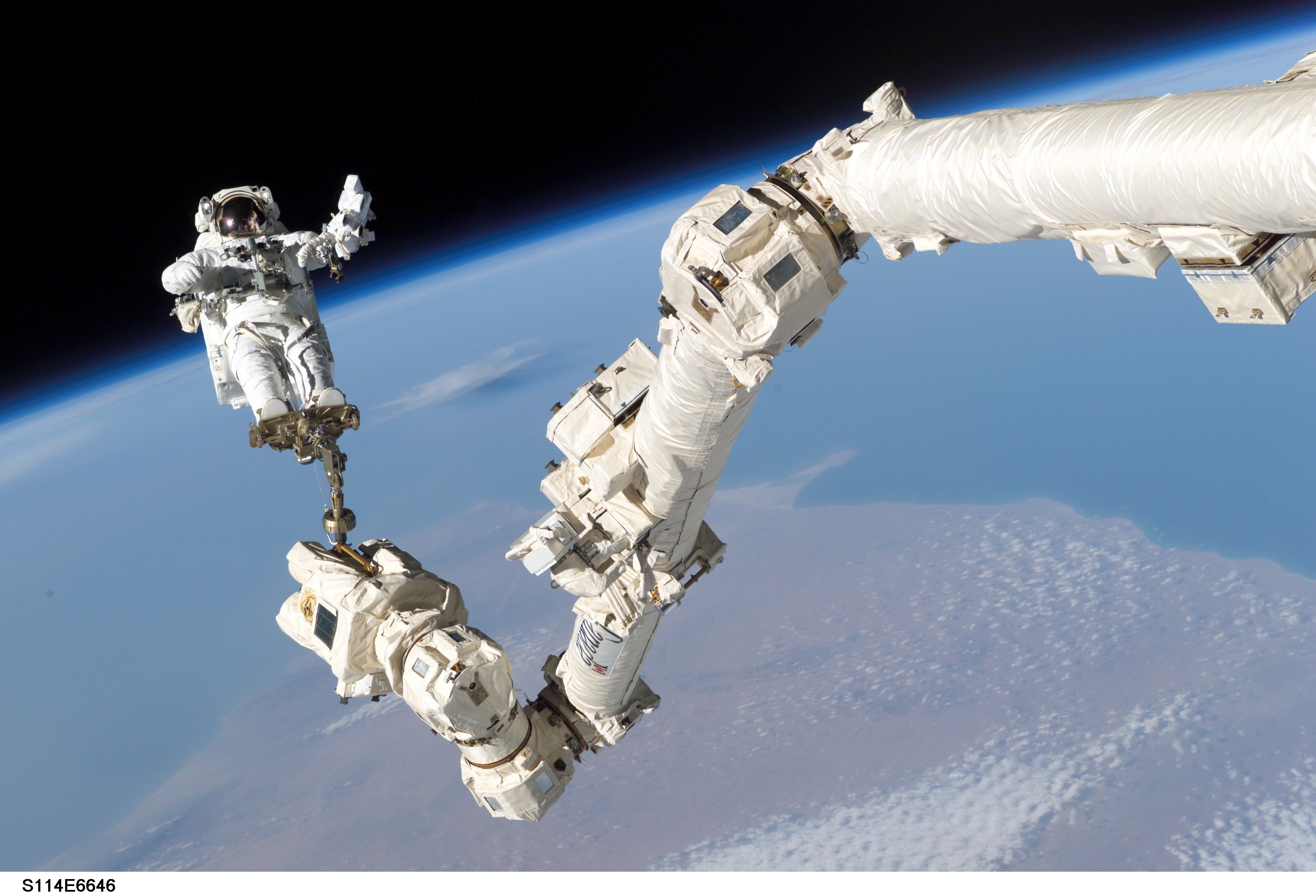 iss, representation, technology, human representation, winter, planet earth, tether, job, sky, extravehicular activity, pack, low angle view, snow, sculpture, HD Wallpaper