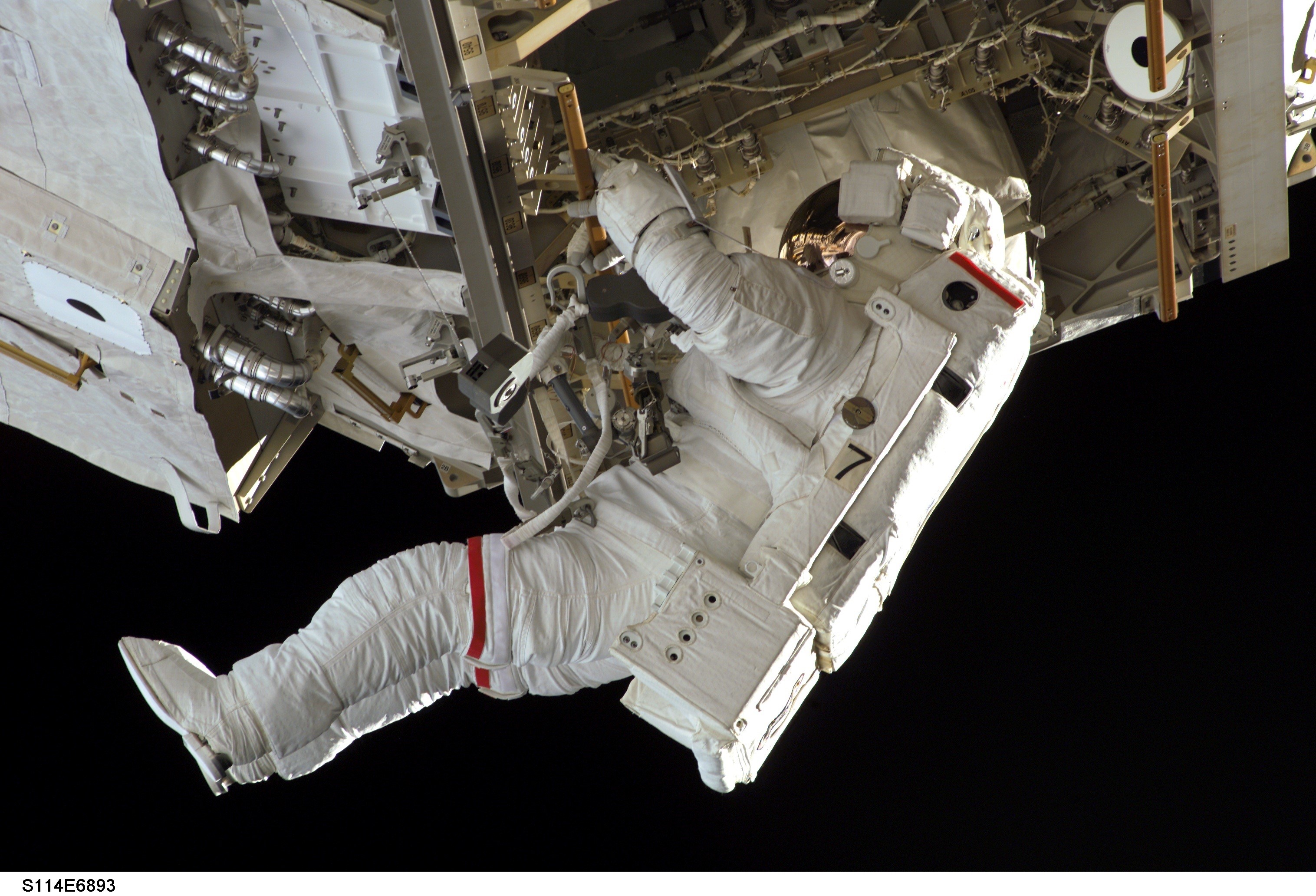 suit, tools, air vehicle, indoors, protection, spacewalk, floating, white color, maintenance, pack, astronaut, industry, adult, tether, occupation, expertise, HD Wallpaper