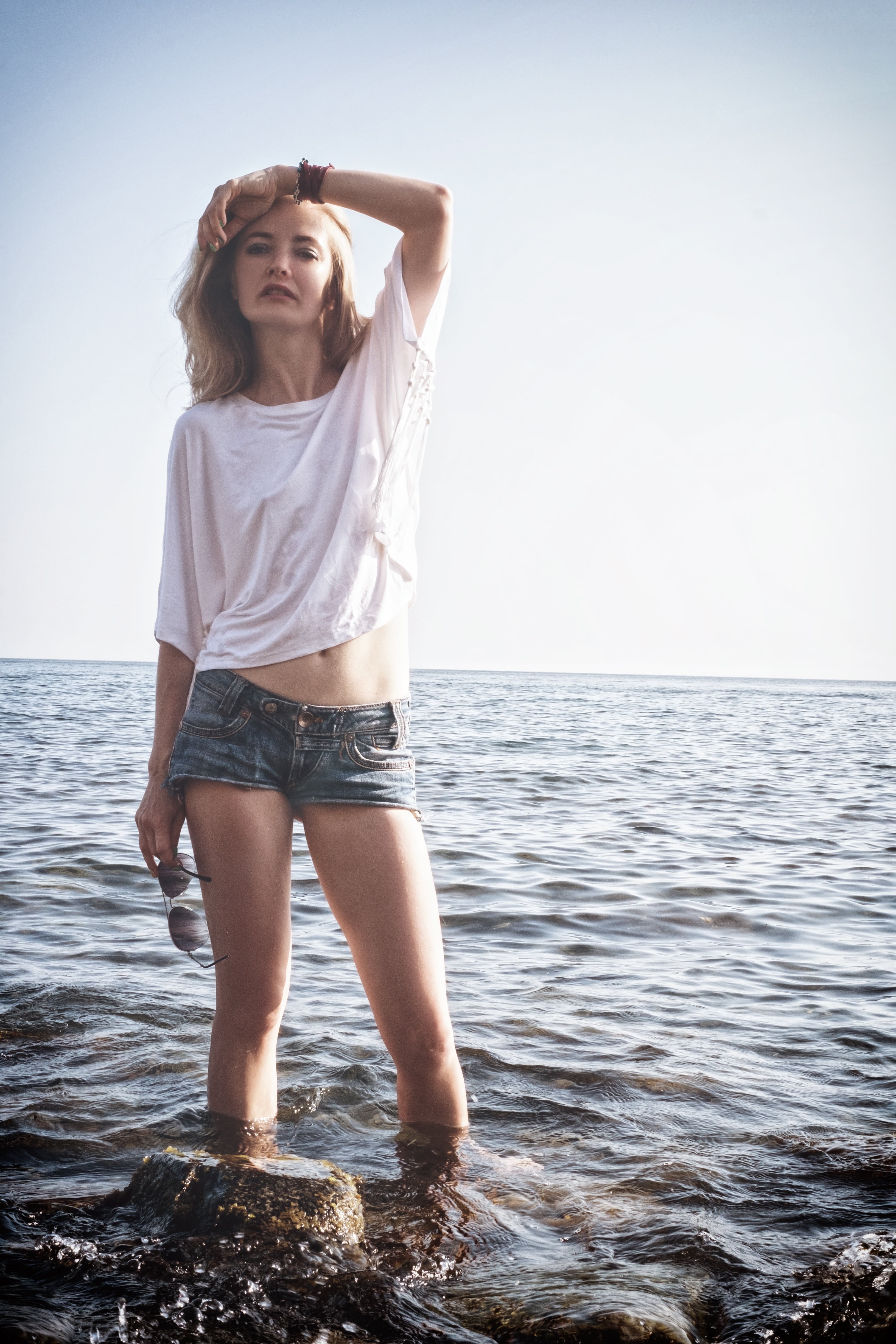 horizon, hairstyle, summer, leisure activity, person, white, adult, portrait, cry, beautiful, one Person, carefree, 4K, denim, beauty, teenager, standing, Phone HD Wallpaper