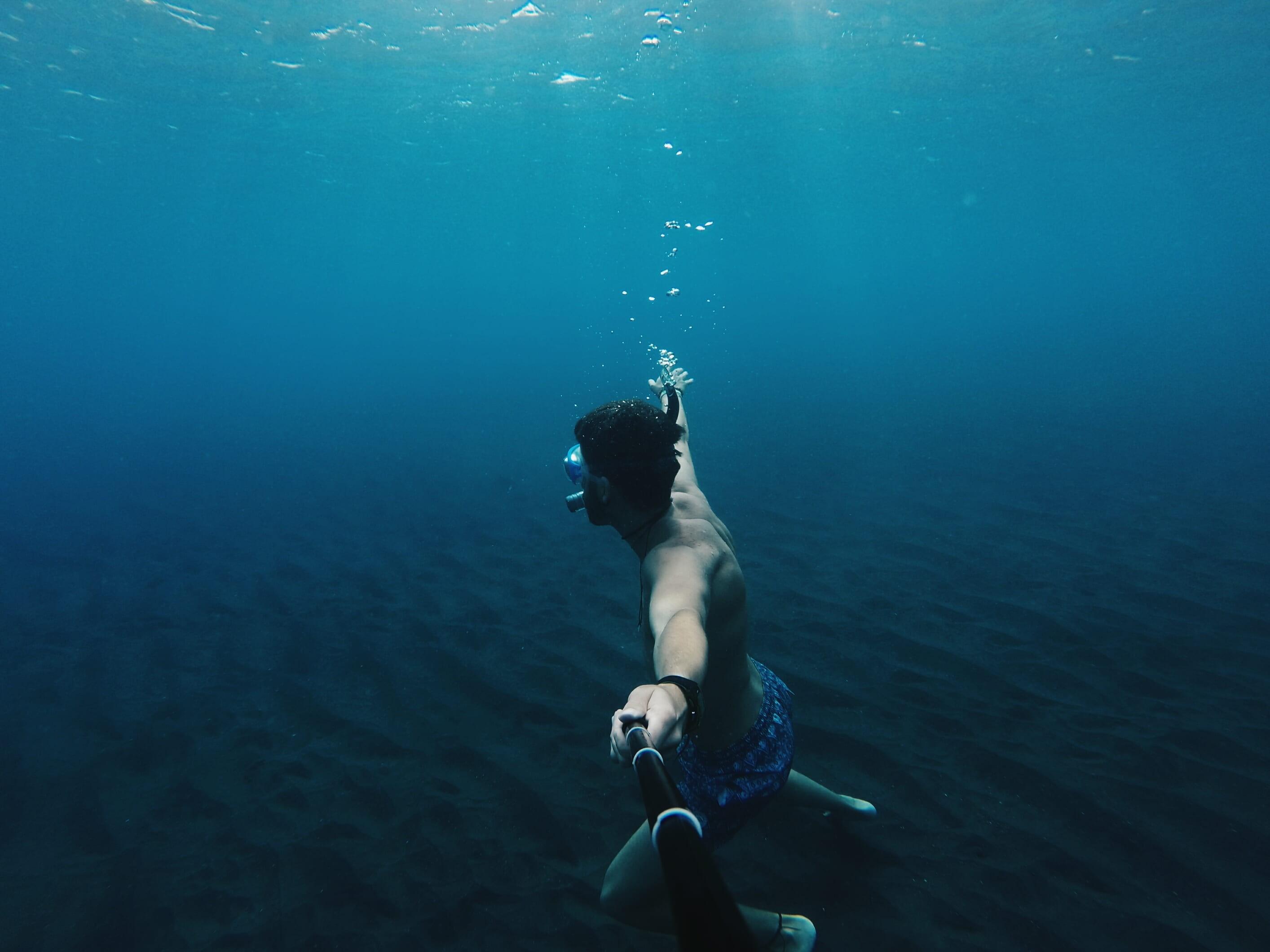 outdoors, underwater diving, underwater, aquatic sport, person, undersea, body, one person, scuba diving, male, exploration, bubble, swimming, leisure activity, HD Wallpaper