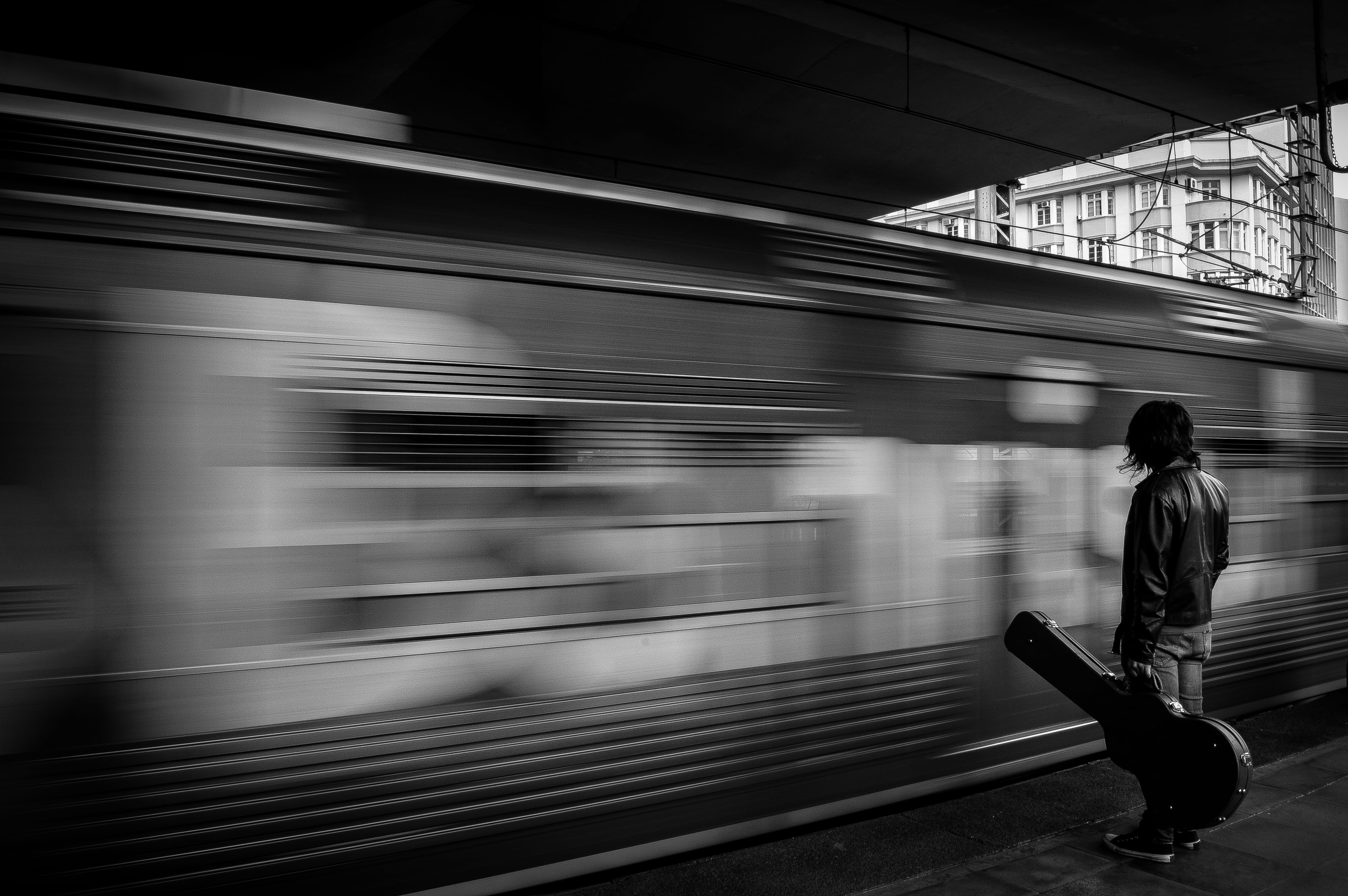 real people, motion, infront, mode of transportation, travel, outdoors, women, train - vehicle, station, holding, photo, on the move, photography, exposure, HD Wallpaper