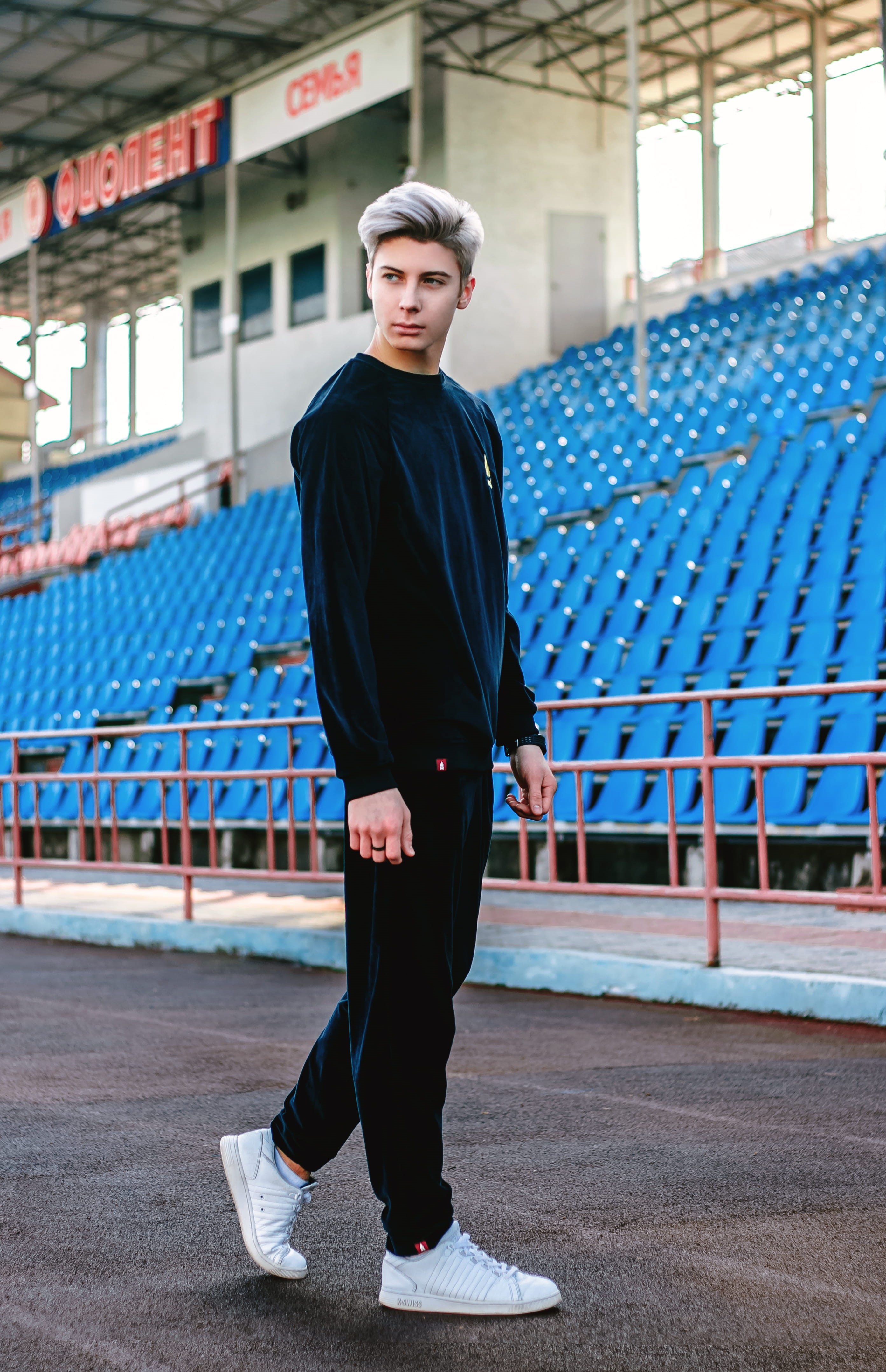 portrait, young adult, focus on foreground, confidence, man, stadium, looking at camera, architecture, full length, one person, infront, day, lifestyles, Phone HD Wallpaper