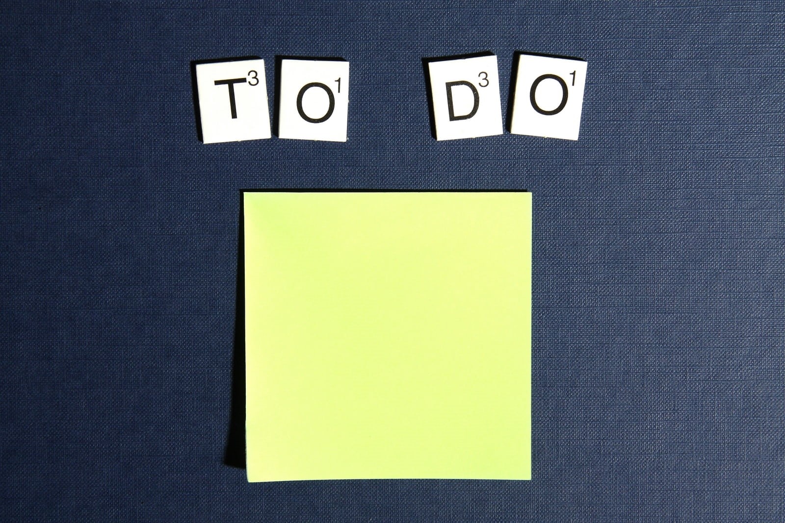copy space, todo, indoors, 720P, square shape, blank, yellow, technology, adhesive note, reminder, studio shot, no people, black background, message, backgrounds, HD Wallpaper