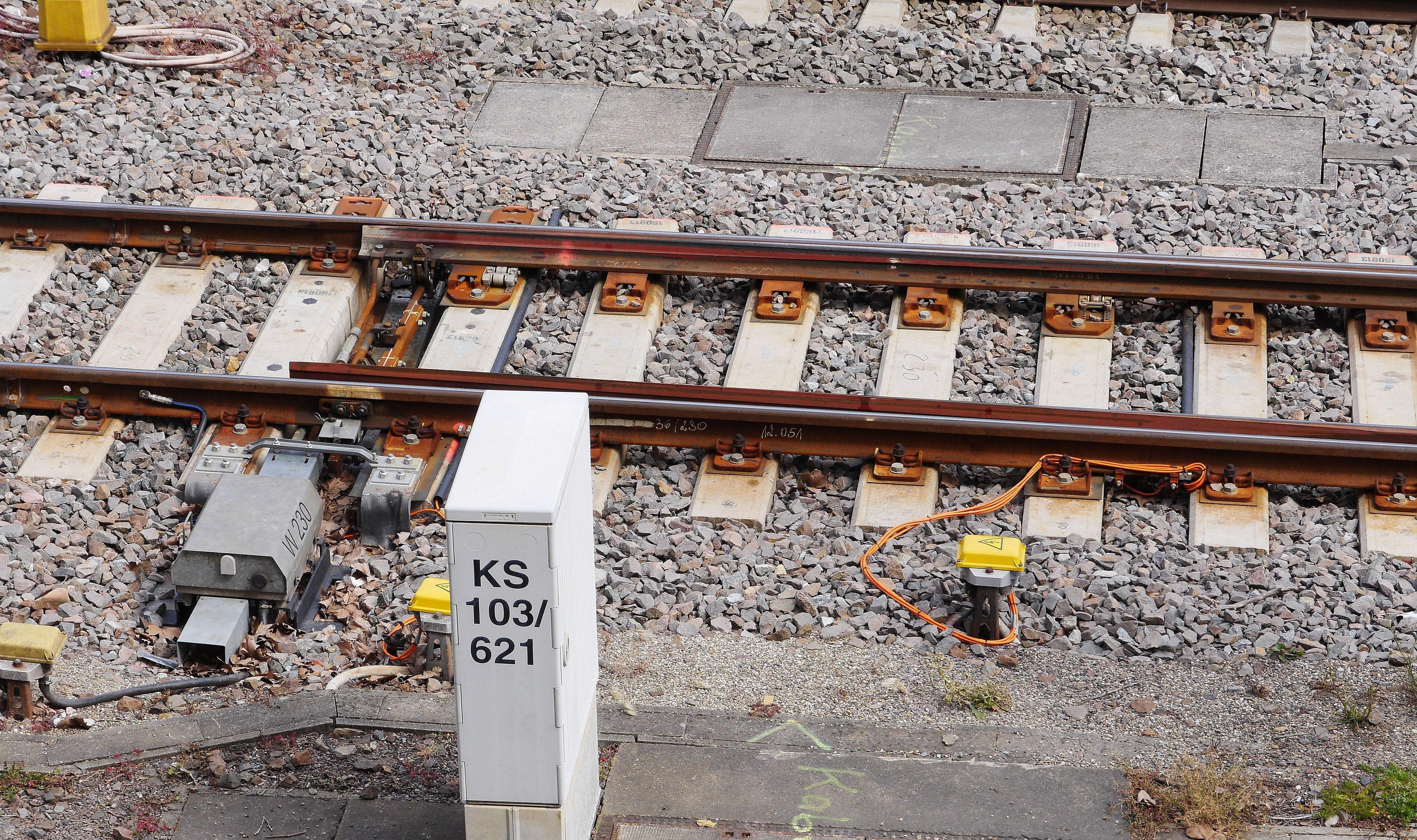 architecture, deutsche bahn, switchbox, switching devices, concrete sleepers, rust, track construction, 4K, outdoors, no people, solid, sign, metal, linkage, HD Wallpaper