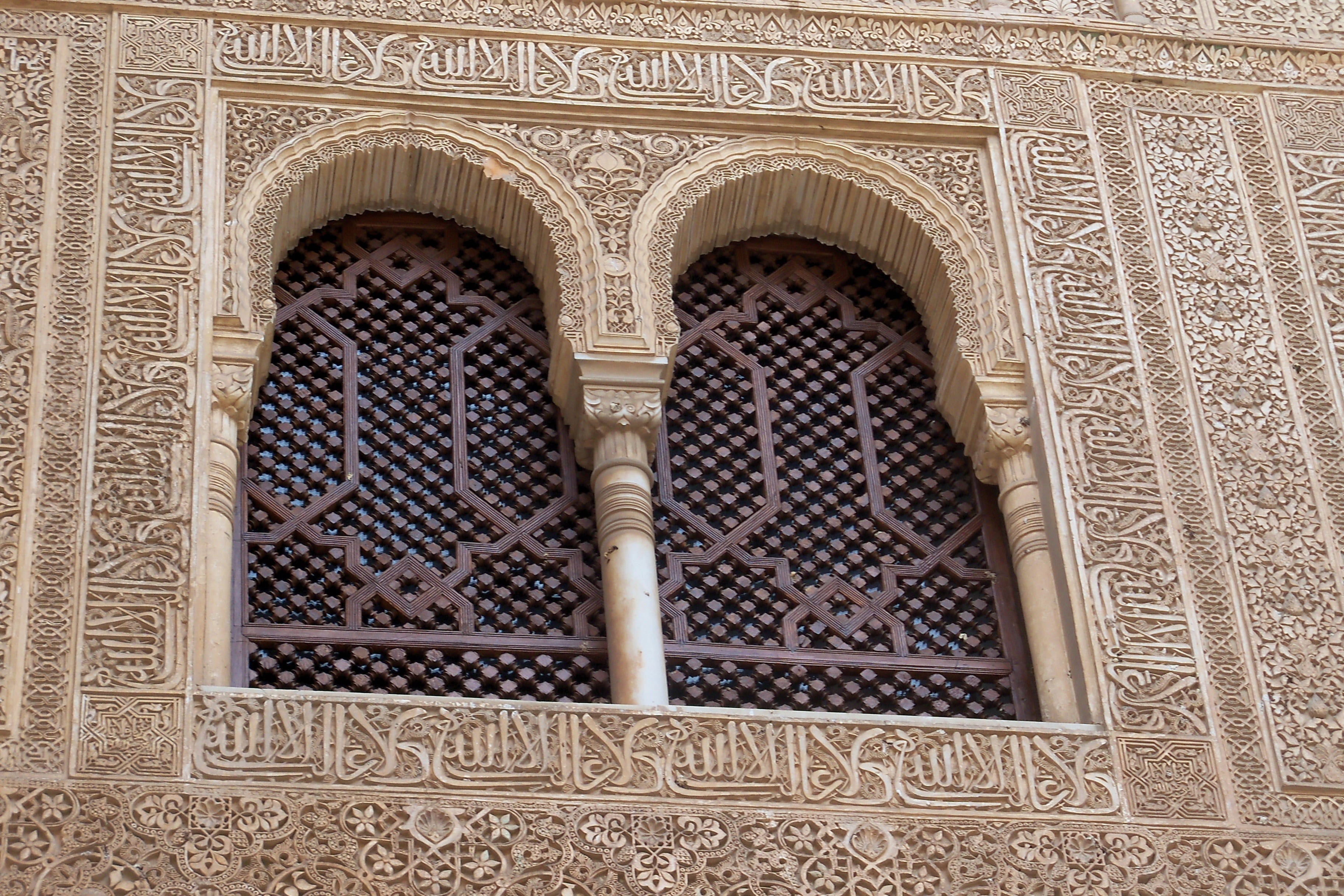 no people, history, medieval, indoors, craft, window, travel, religion, the past, built structure, leoni, ornate, pattern, floral pattern, granada, art and craft, HD Wallpaper