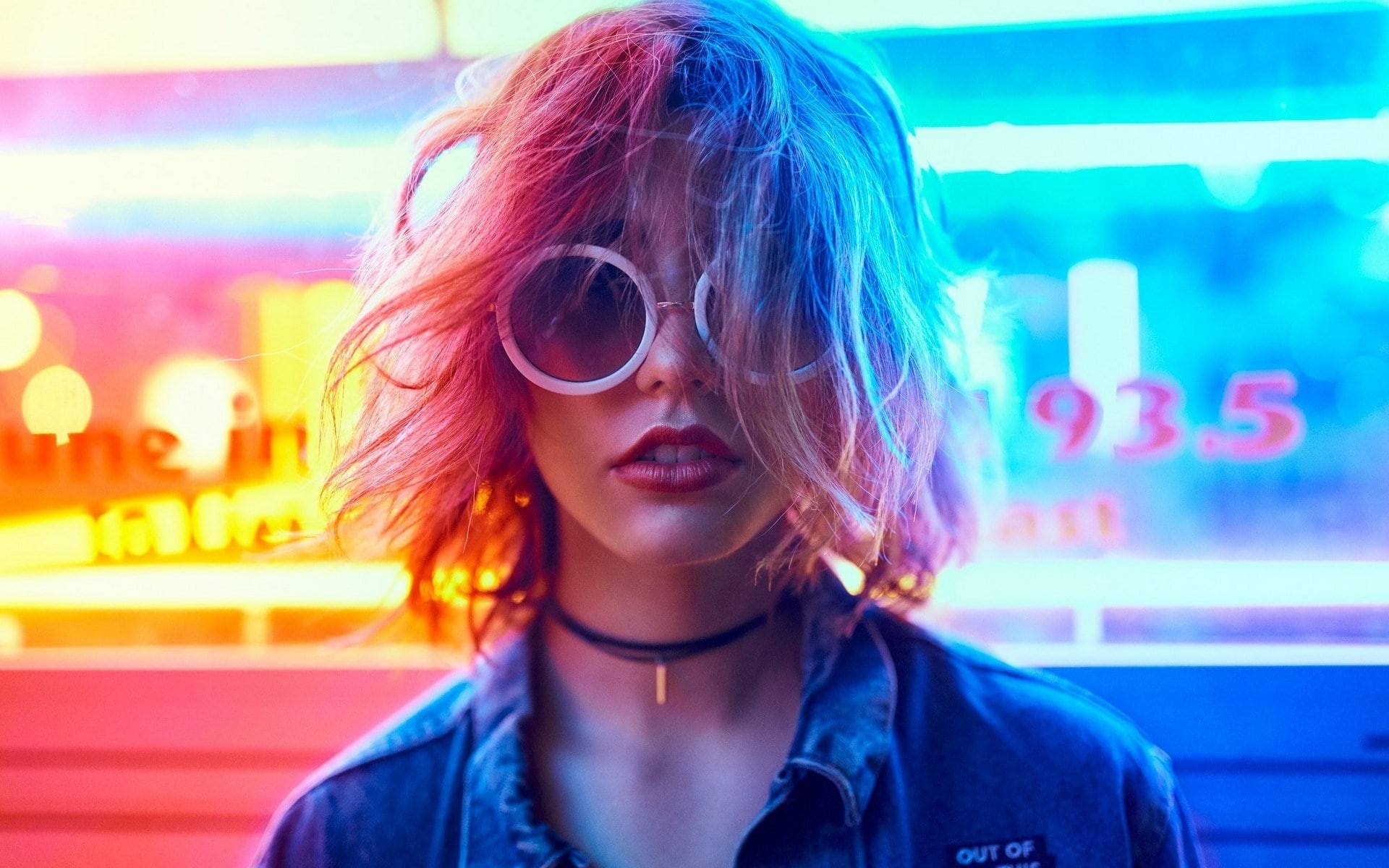 one person, real people, front view, fashion, glasses, beautiful girl image 1920x1200, leisure activity, young adult, beautiful woman, women, hairstyle, HD Wallpaper