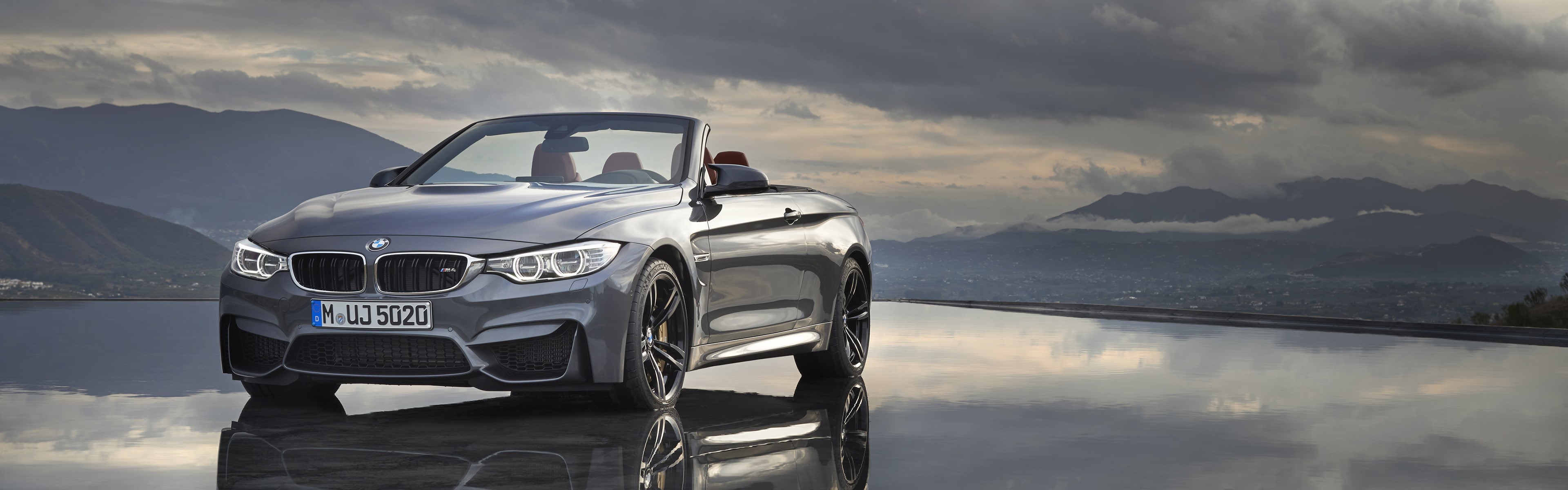 BMW M4, Dual Monitors, Multiple Display, 4K, vehicle, car, BMW M4 Cabrio, reflection, convertible, HD Wallpaper
