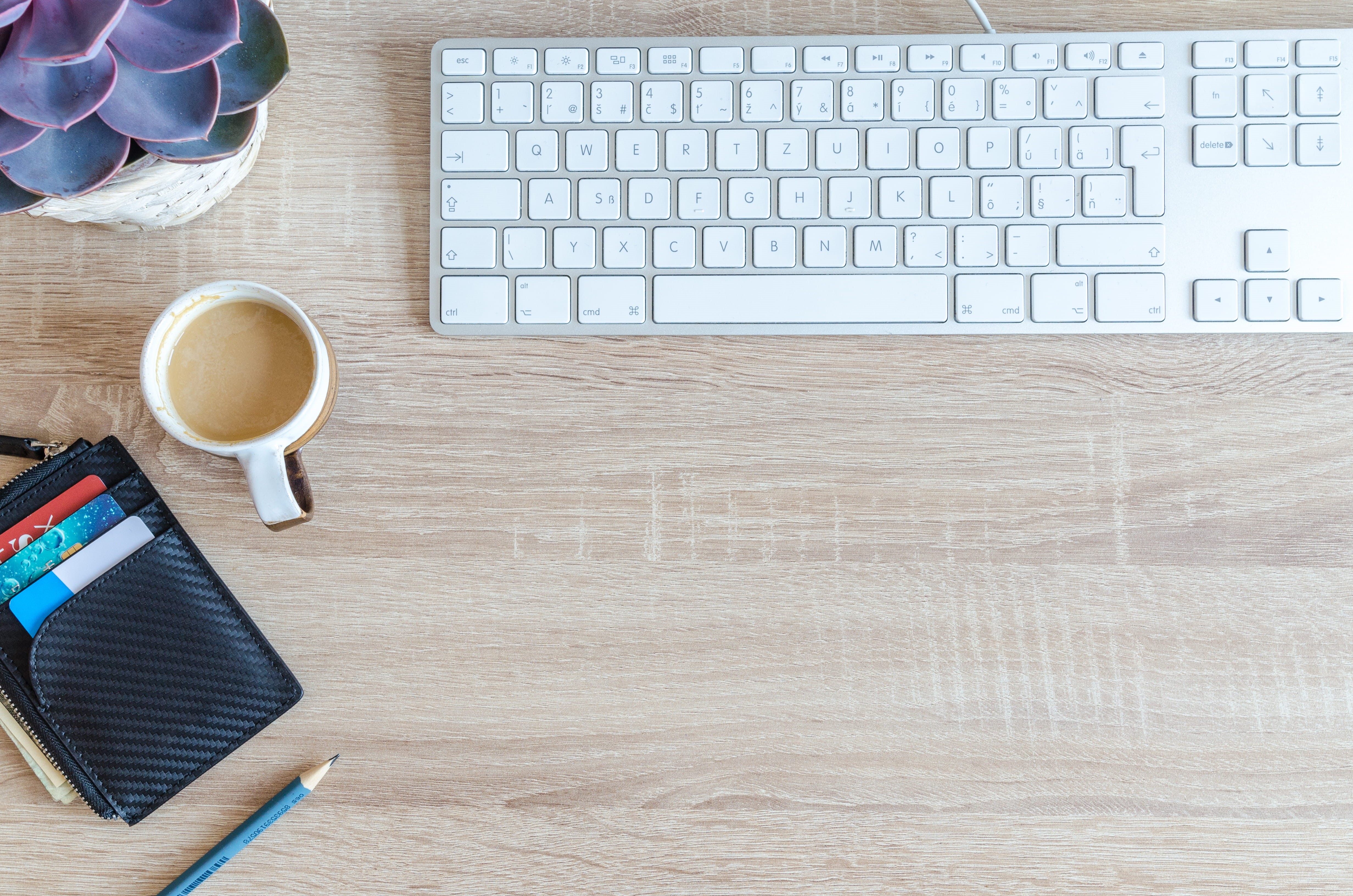 refreshment, directly above, apple, internet, indoors, cup of coffee, money, coffee - drink, copyspace, white, coffee cup, wallet, mug, computer equipment, HD Wallpaper
