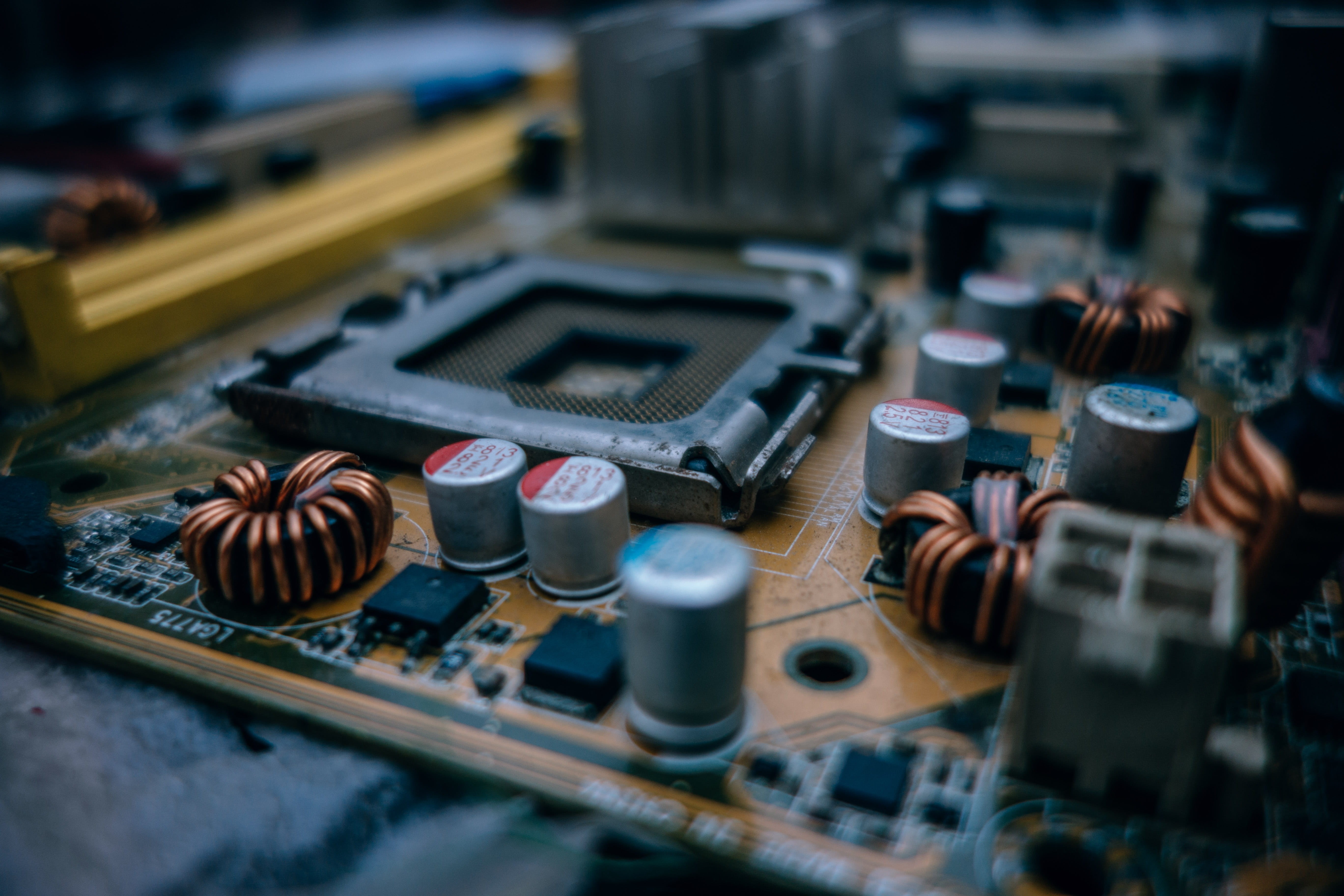 computer, day, inductors, table, photography, selective focus, indoors, hardware, small, creativity, high angle view, motherboard, socket, semiconductor, HD Wallpaper