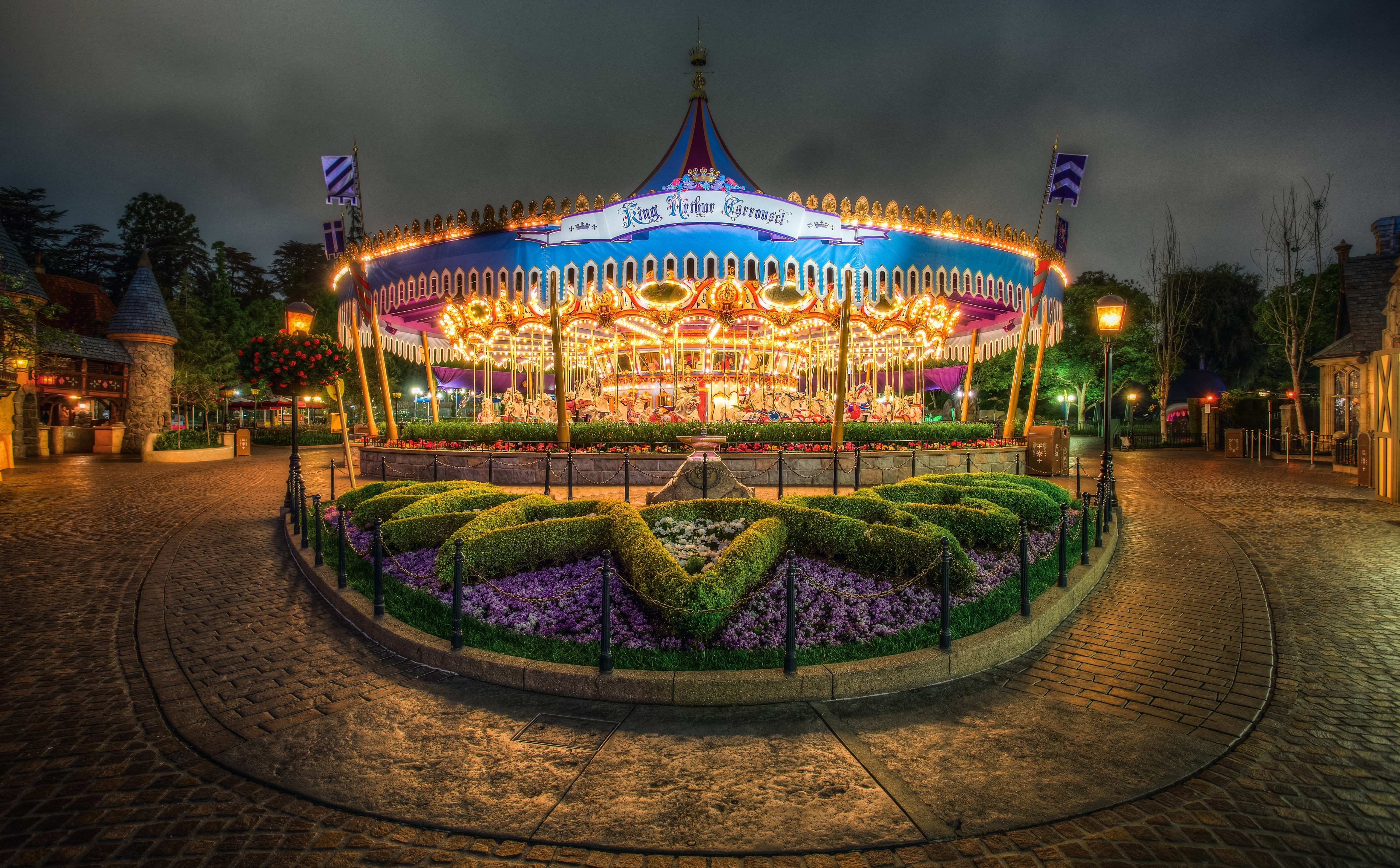 nature, plant, no people, Fantasyland, canon5dmarkiii, Carousel, amusement park ride, multicolored, Disney, Disneyland, kingarthurcarousel, amusement park, HD Wallpaper