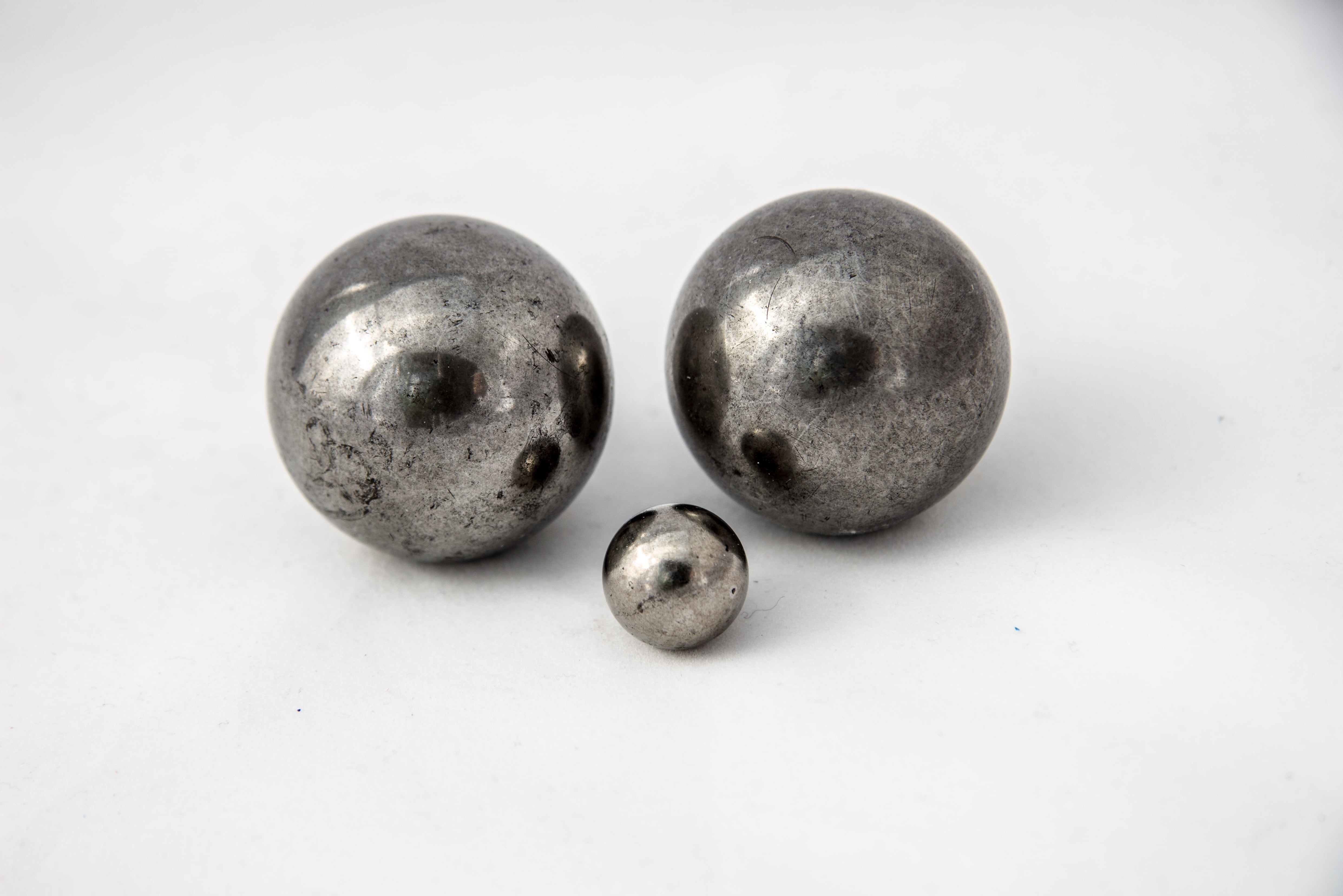bearings, round, food, fruit, no people, jewelry, group of objects, close-up, balls, solid, cut out, iron, 4K, indoors, spin, three objects, wellbeing, HD Wallpaper