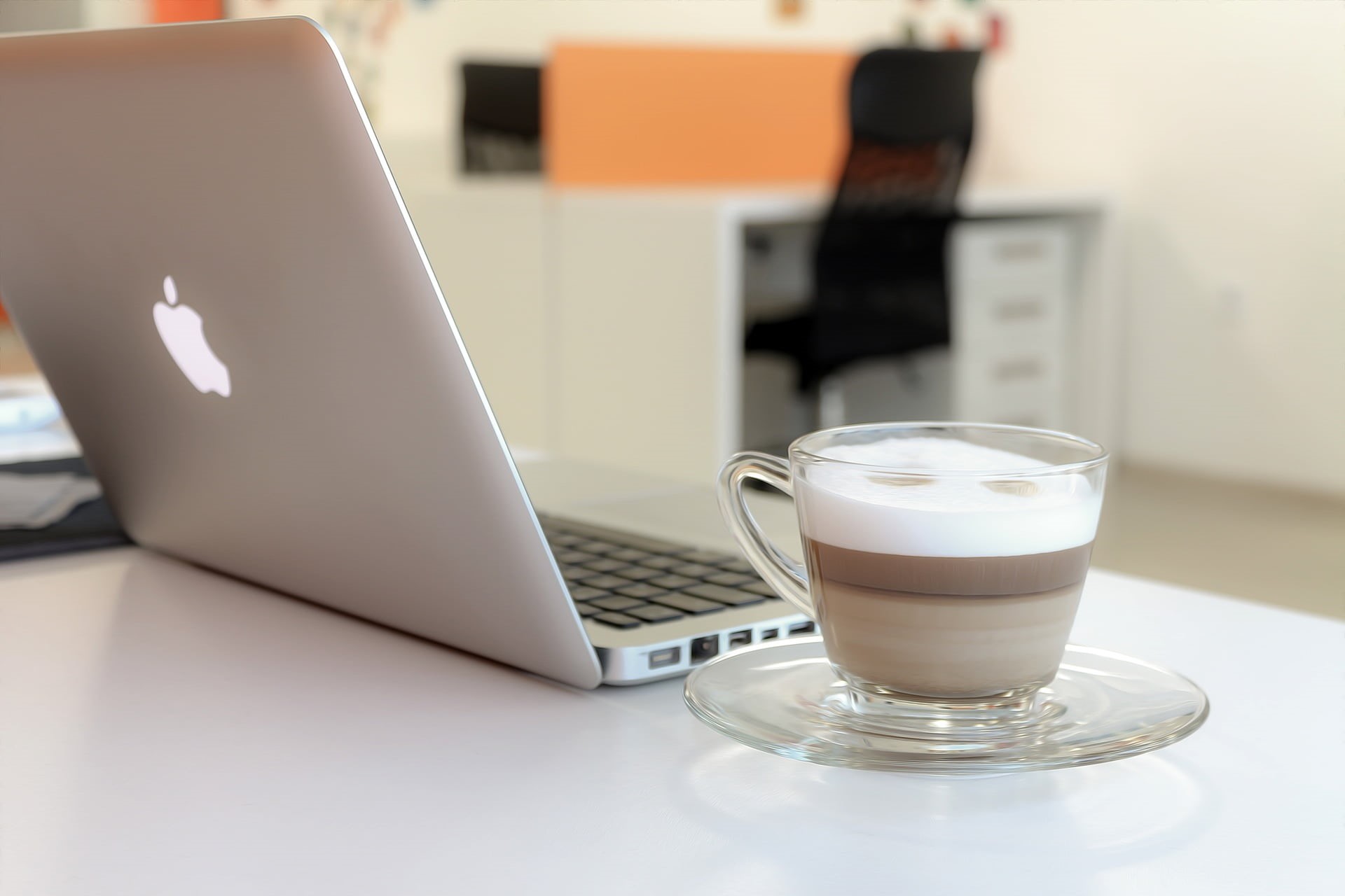 refreshment, modern, coffee, computer, drinking glass, clear, wooden, internet, wireless technology, research, photography, turned, glass, blur, browser, HD Wallpaper
