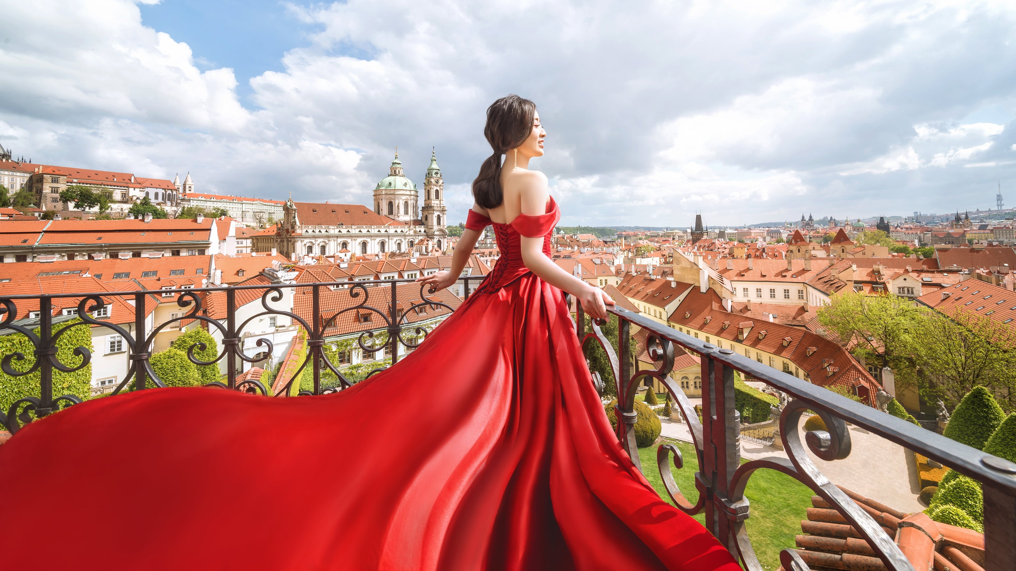 building, tail, the city, roof, view, architecture, height, home, 4K, is, hands, Cathedral, hem, balcony, pose, brunette, street, neckline, dal, girl, HD Wallpaper