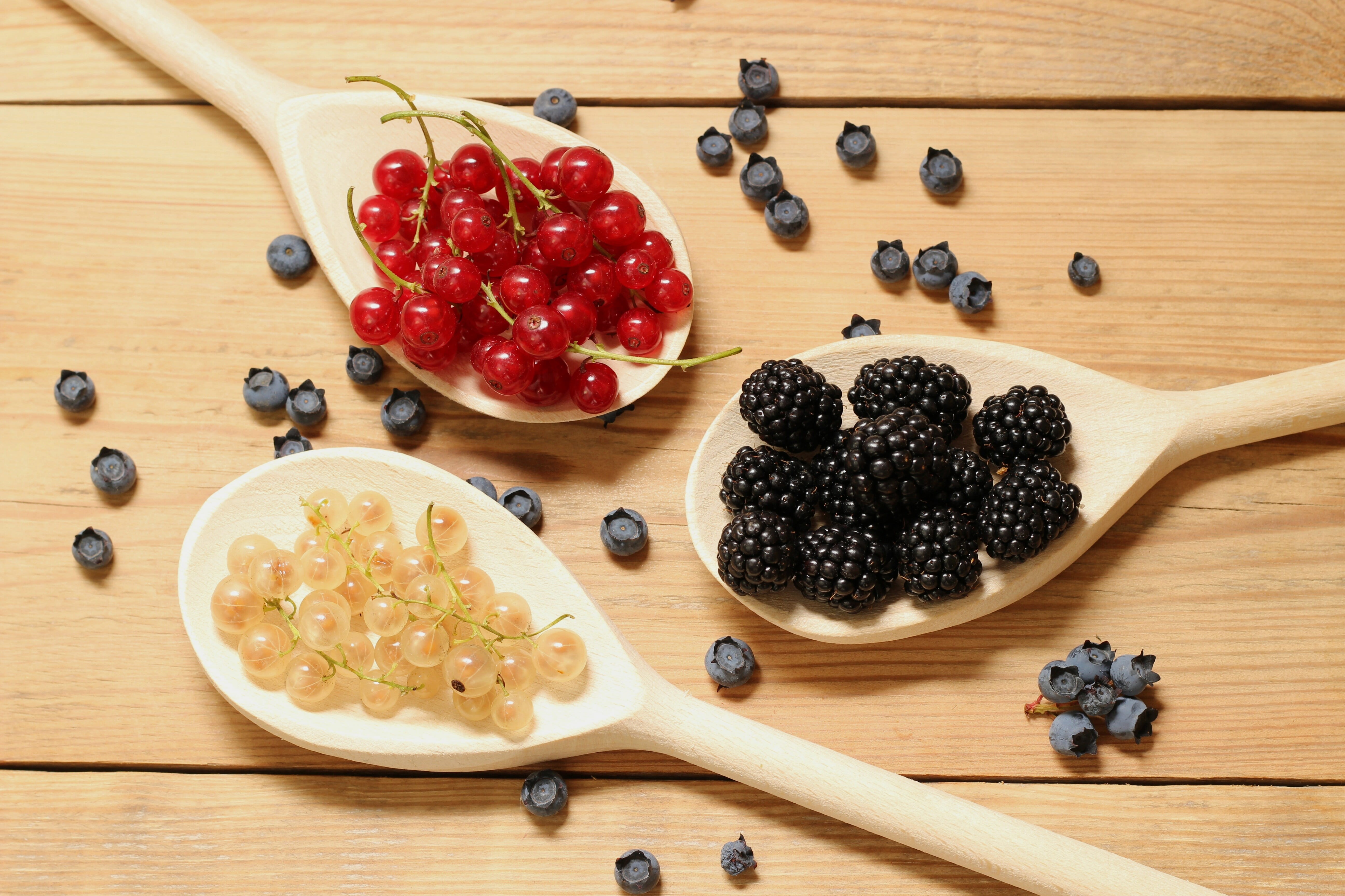 wood - material, fruity, wooden slats, no people, kitchen utensil, still life, food, fruit, table, blackberry - fruit, wood board, blackberries, berry fruit, HD Wallpaper