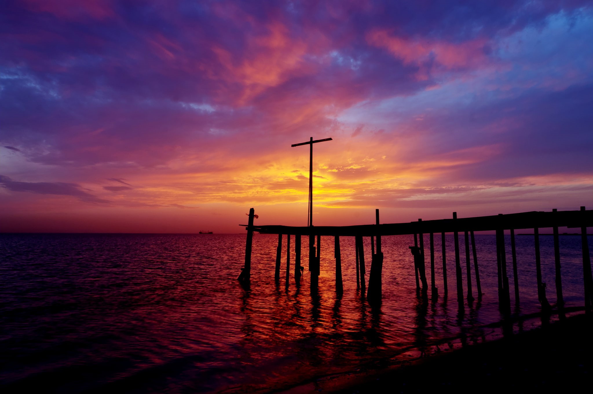 sunset, 1080P, The Persian Gulf, Bahrain, pierce, the evening, black, wooden, dock, shore, HD Wallpaper