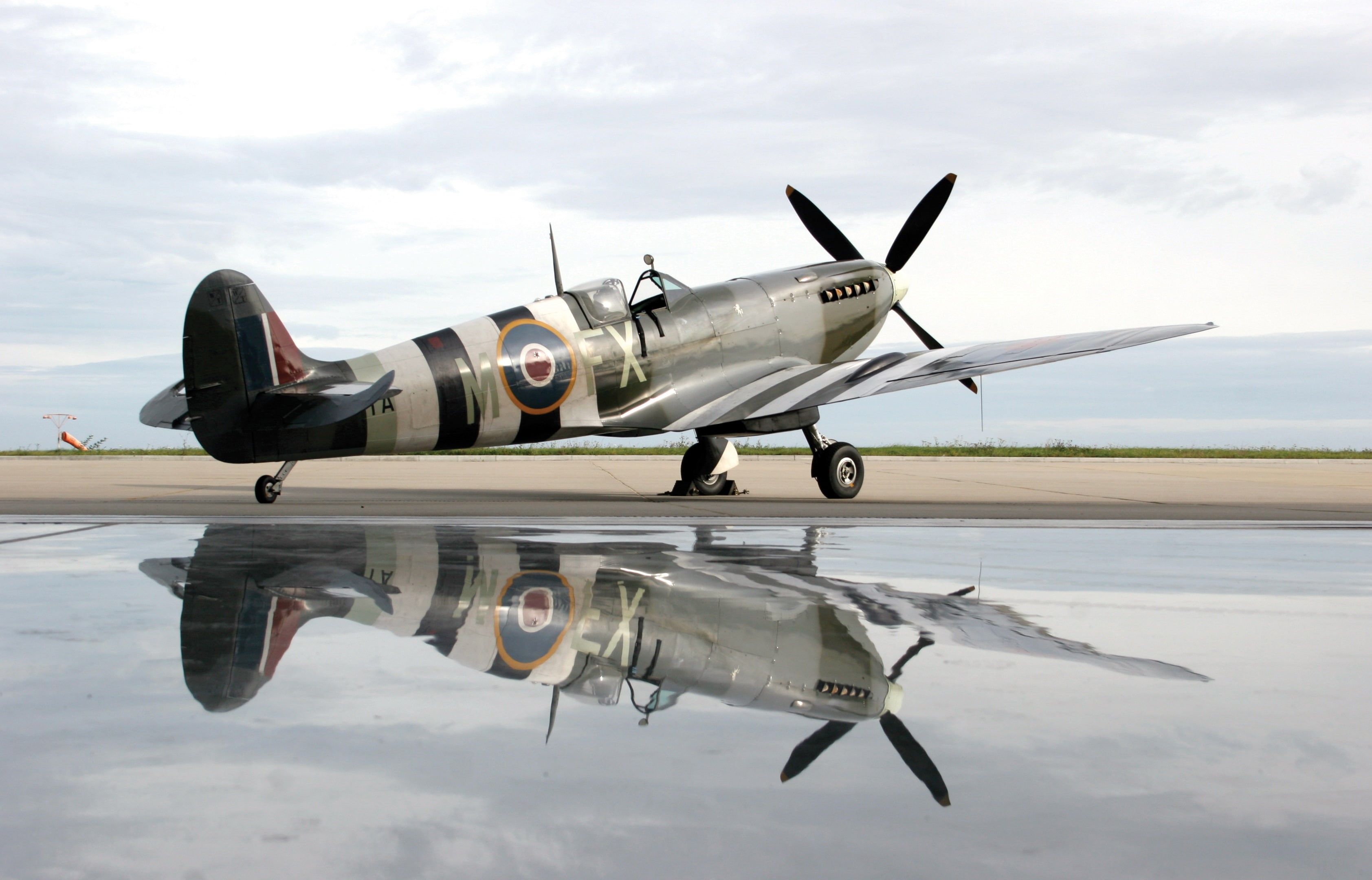 plane, spirit of kent spitfire, water, reflection, 2K, HD Wallpaper