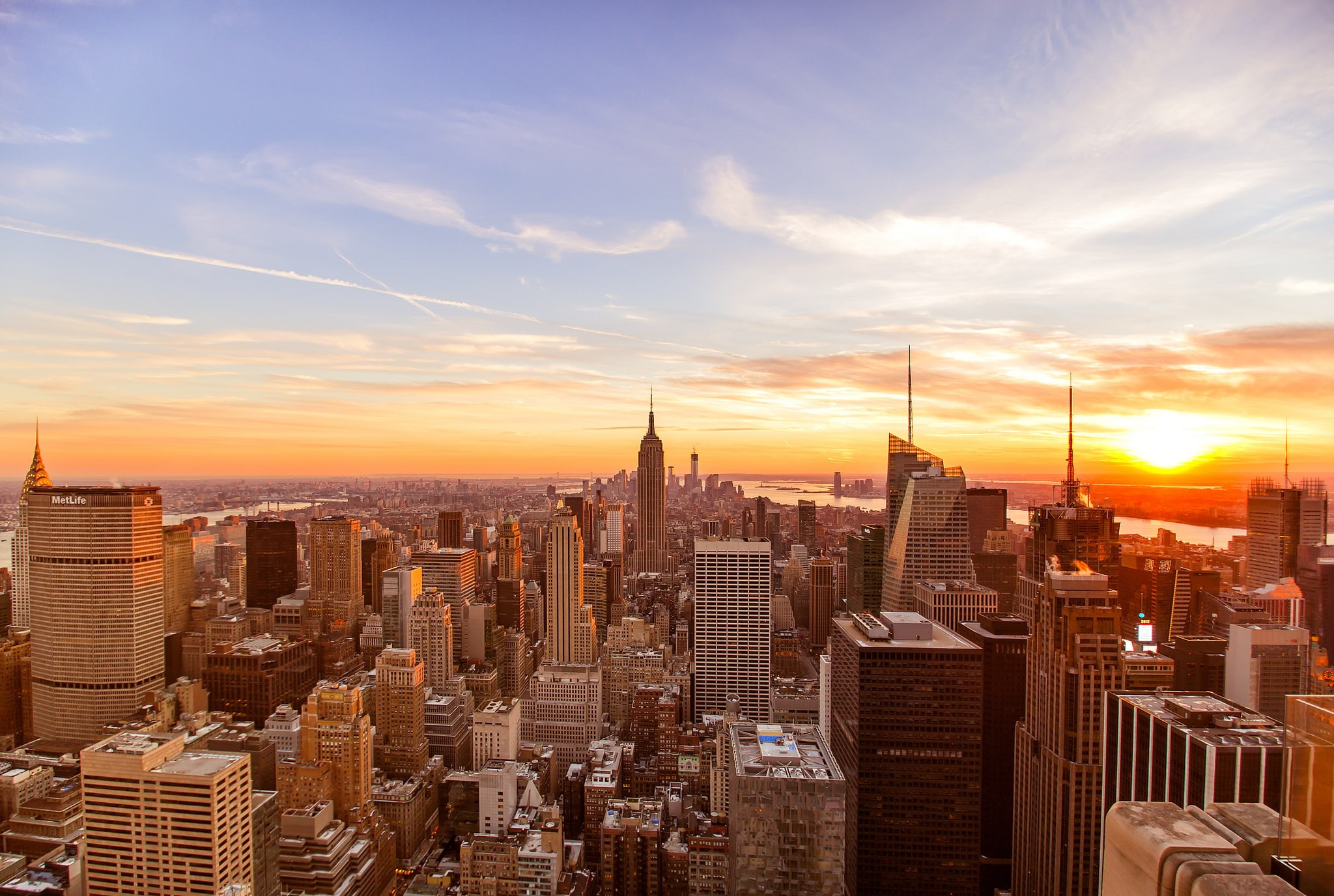 light, tower, international Landmark, tall - High, rockefeller Center, famous Place, the sun, The city, twilight, business, dusk, manhattan - New York City, HD Wallpaper