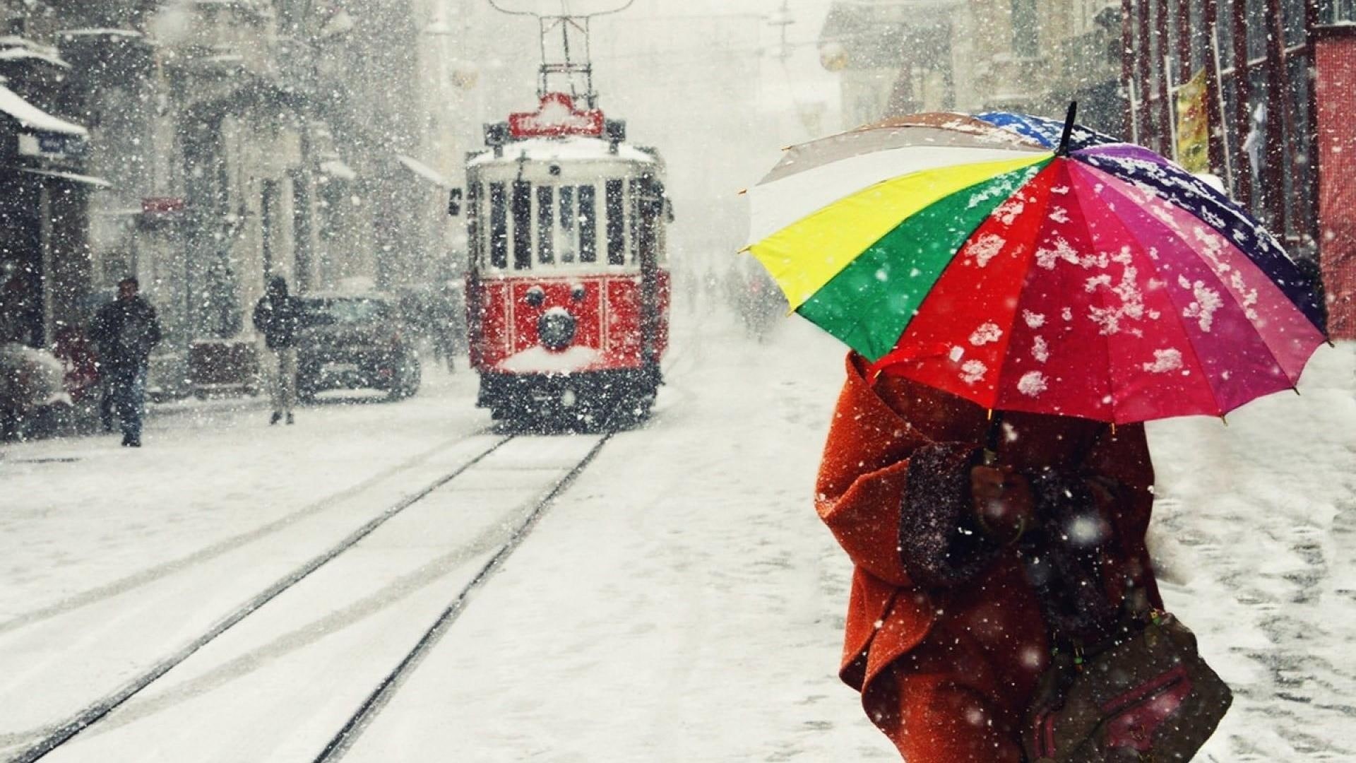 taksim square, snowfall, snowy, tramway, 1080P, istiklal avenue, istambul, turkey, umbrella, snow, snowing, tram, freezing, electrical, street, winter, HD Wallpaper