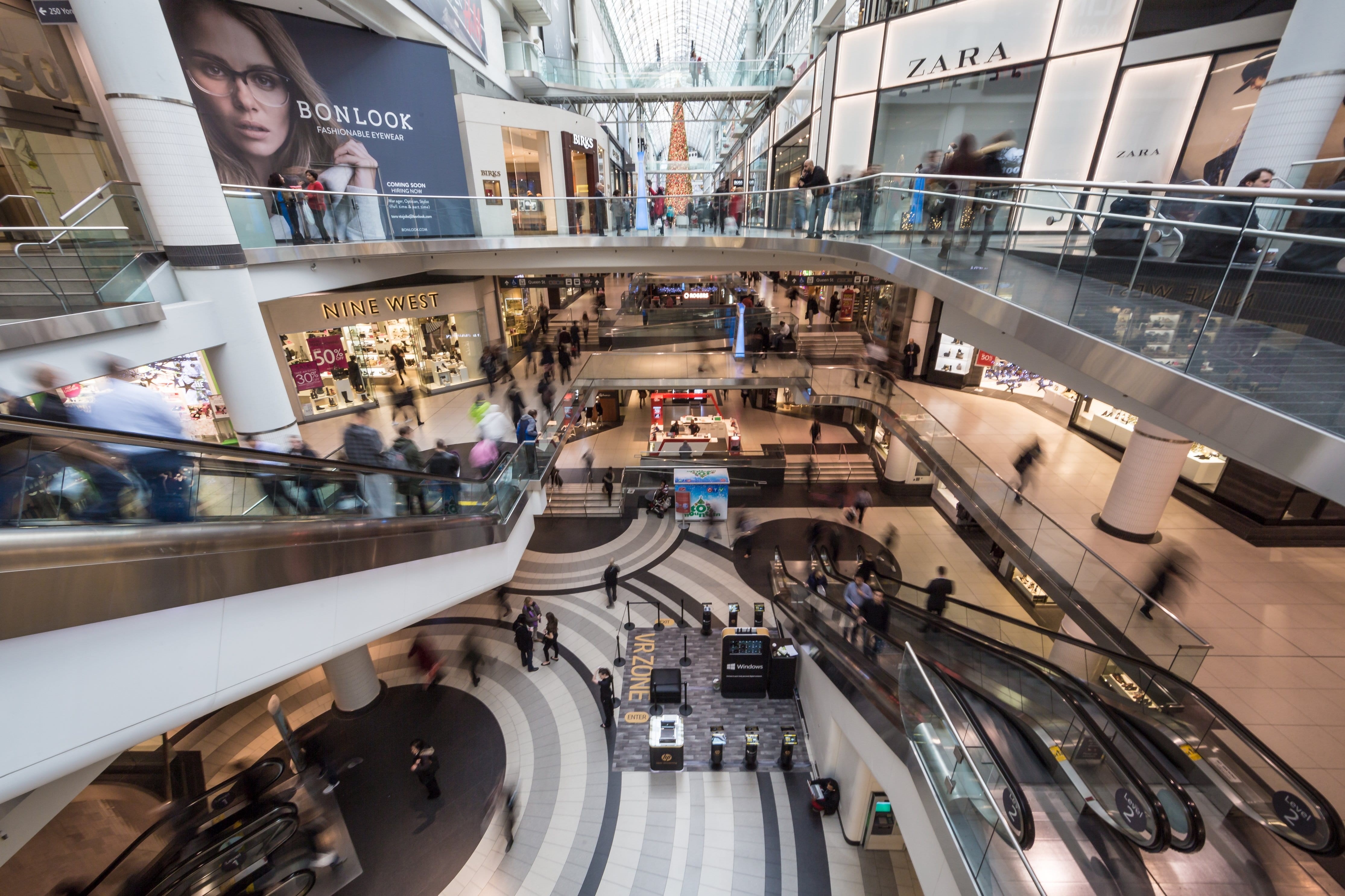 real people, women, people, high angle view, interior, group of people, modern, built structure, escalator, incidental people, building, retail, 4K, crowd, HD Wallpaper