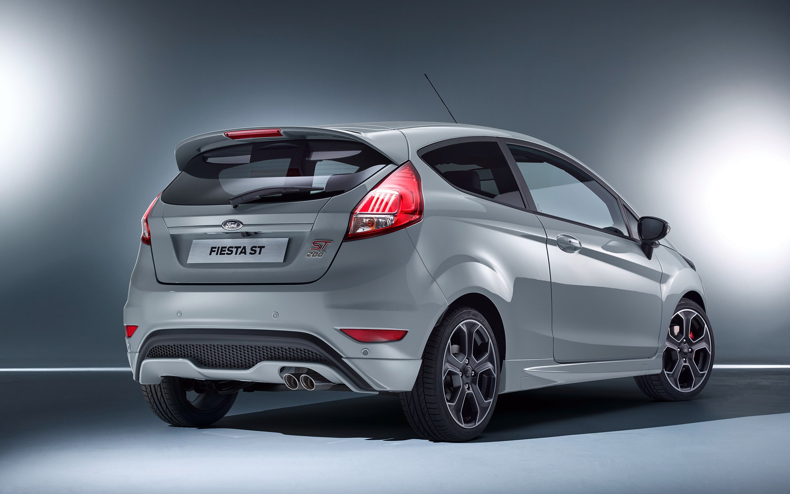 Ford Fiesta ST, car, simple background, 2K, spotlights, vehicle, HD Wallpaper