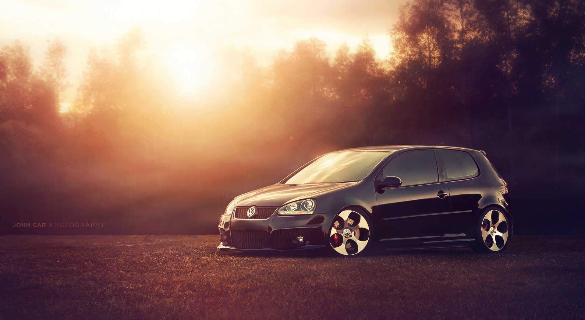 tree, Golf, land vehicle, Sunshine, no people, plant, outdoors, motor vehicle, mkv, retro styled, car, mode of transportation, sunlight, Volkswagen, transportation, HD Wallpaper
