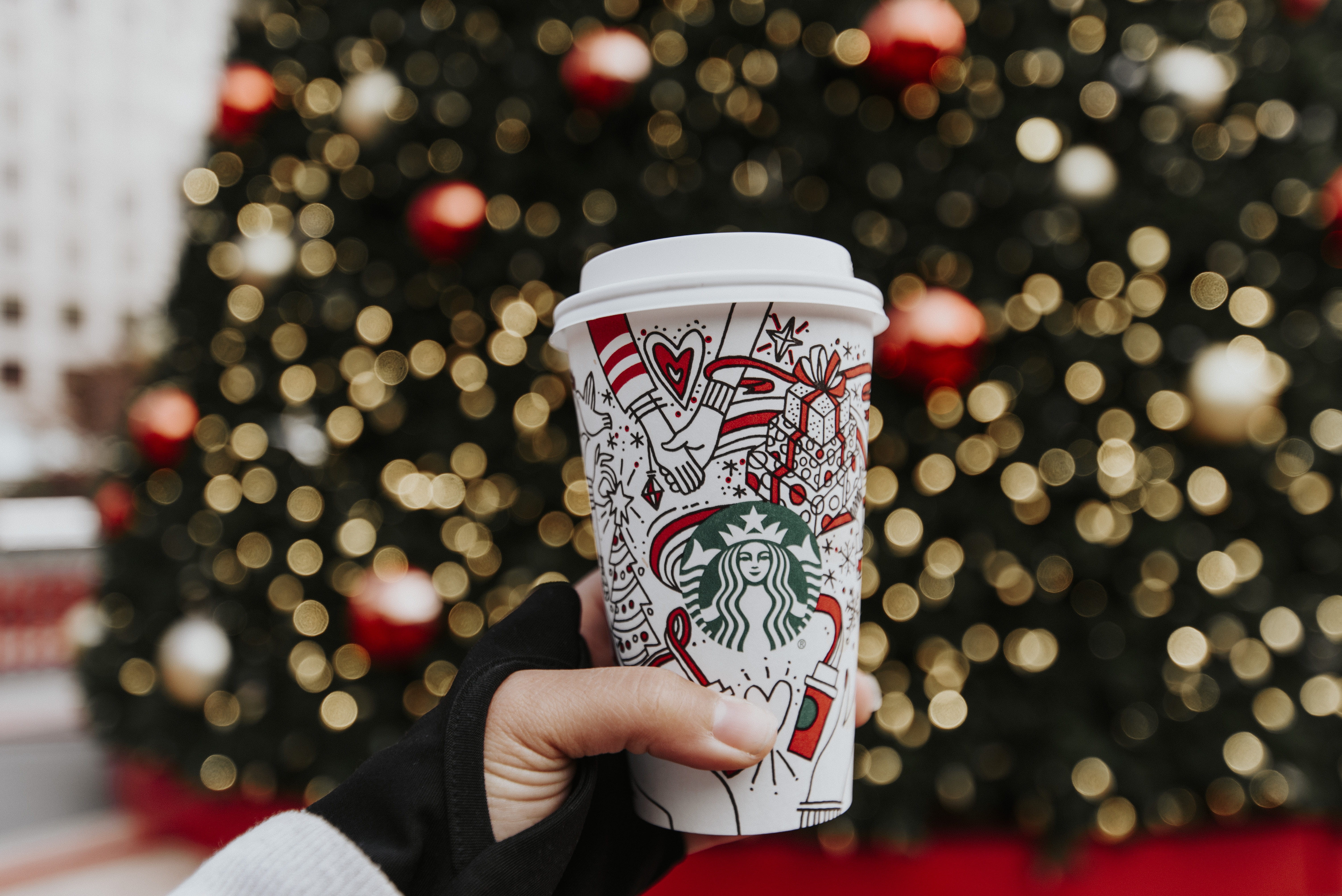 human body part, coffee, human, starbucks, vacation, tree, illuminated, human hand, one person, coffee cup, starbucks coffee, cup, beverage, christmas, HD Wallpaper