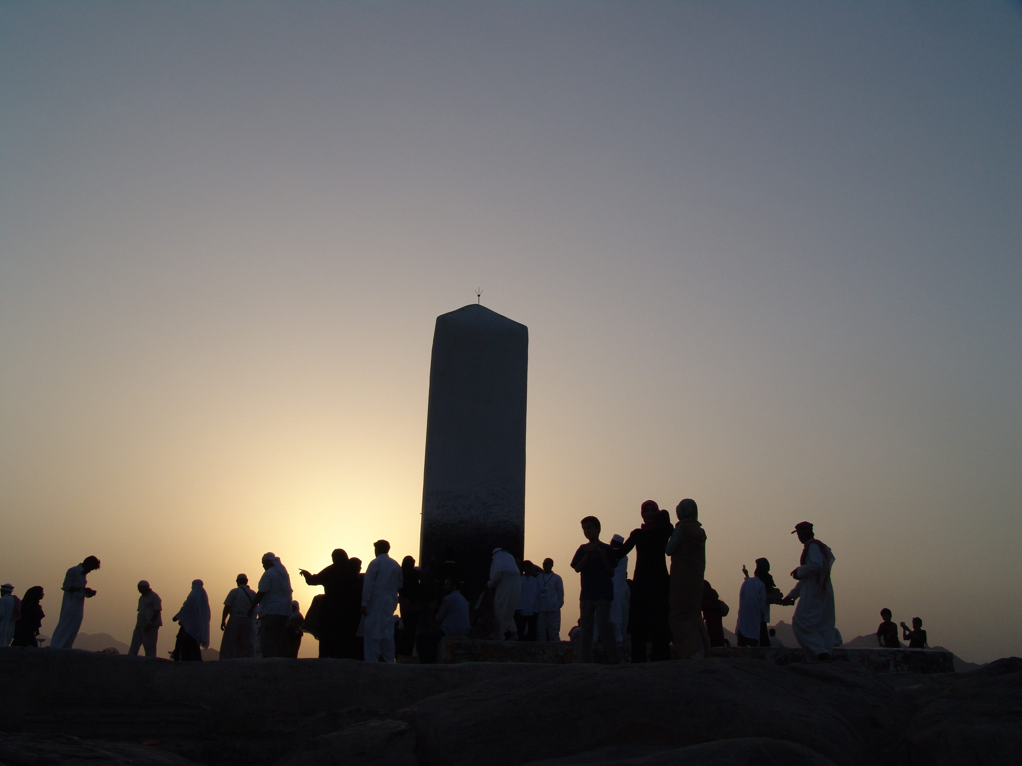 architecture, nature, the mountain of mercy, group of people, real people, women, mecca, built structure, travel, silhouette, 2K, men, outdoors, sky, large group of people, HD Wallpaper