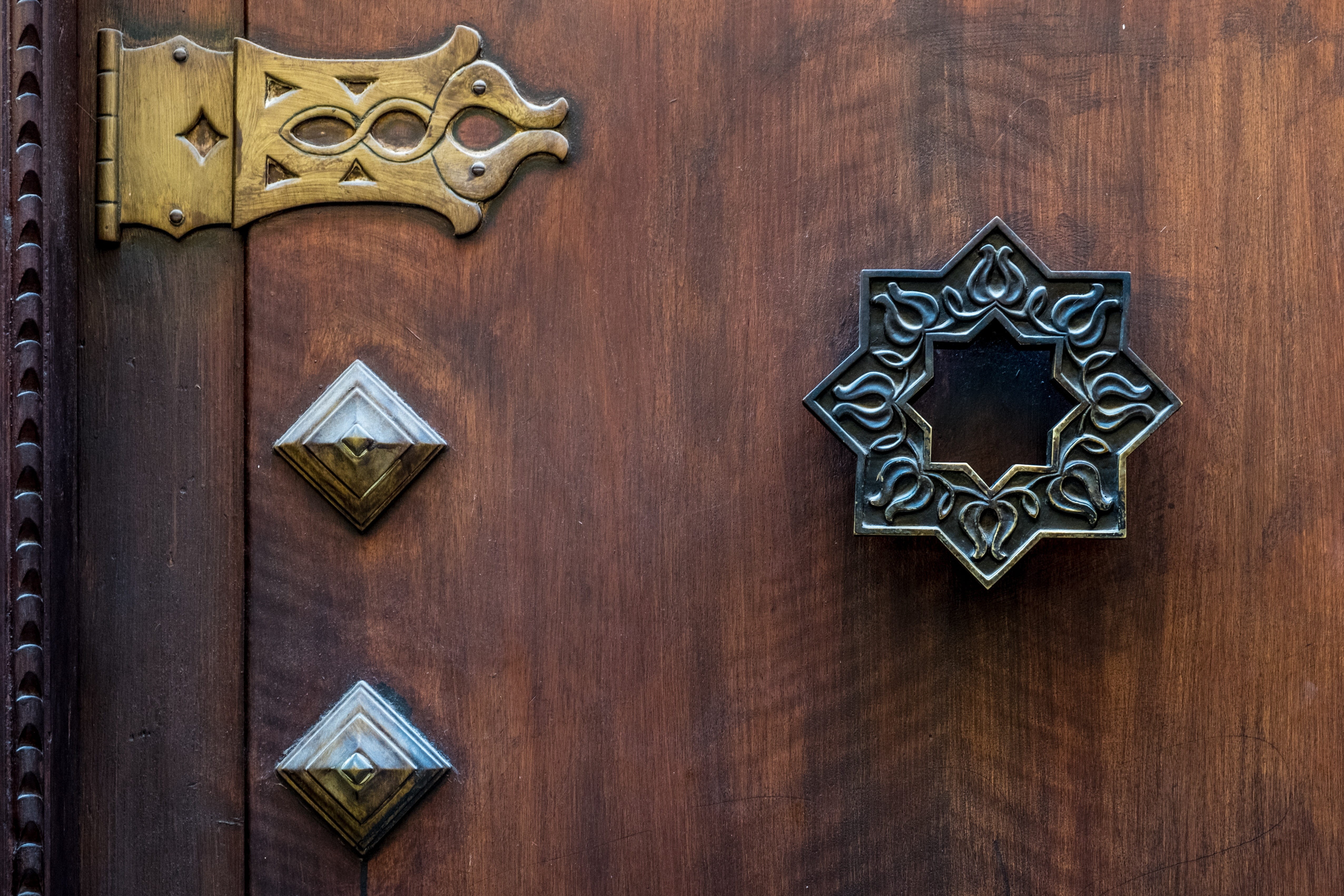 day, pattern, security, entrance, metal, wood - Material, old-fashioned, Hand, antique, cultures, noble, close-up, Door, indoors, backgrounds, ornate, reasons, HD Wallpaper