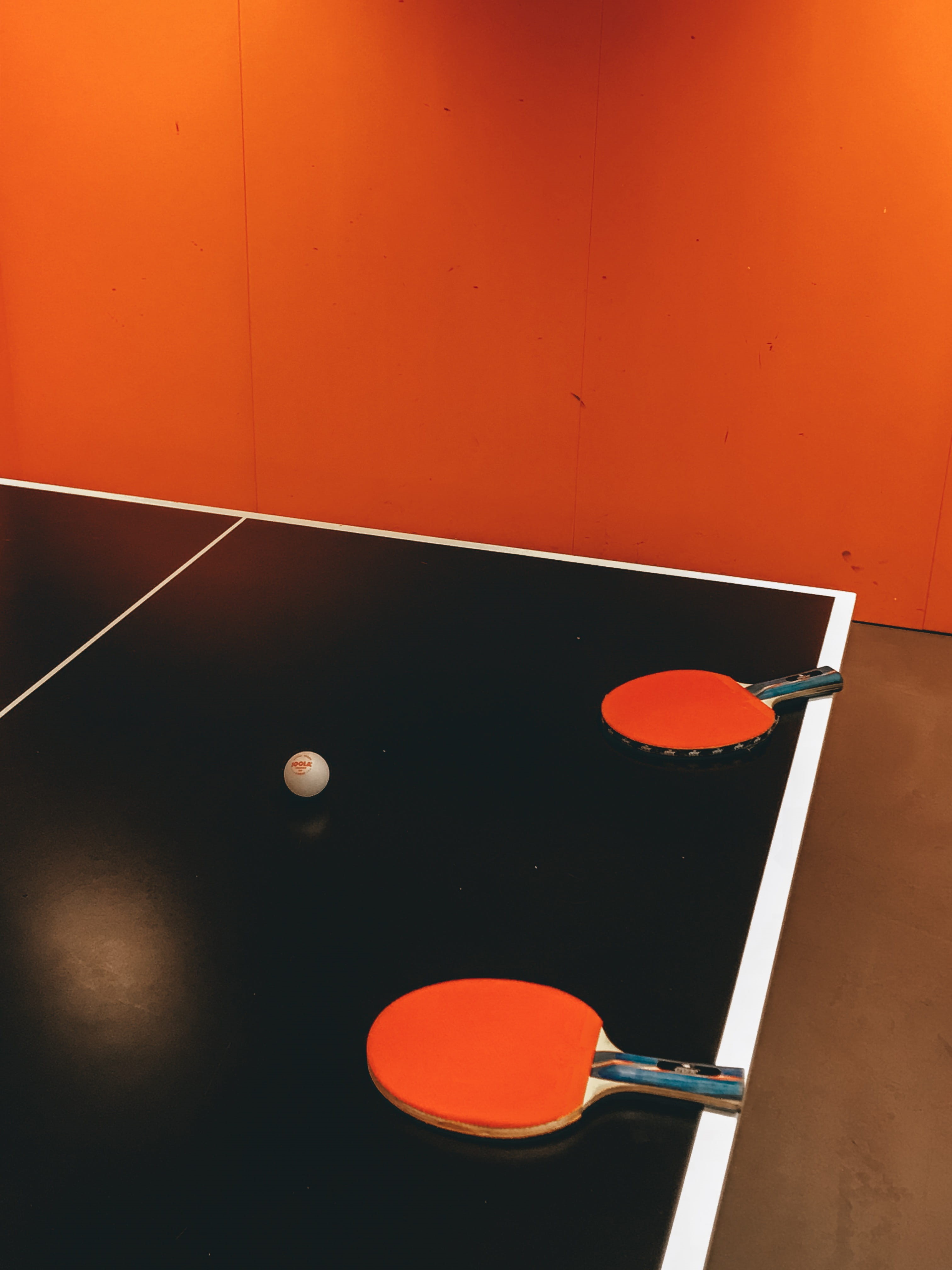 ball, sport, room, no people, billiard room, nature, basement, bib, sports equipment, table tennis, bonnet, outdoors, floor, architecture, team, red, hat, Phone HD Wallpaper