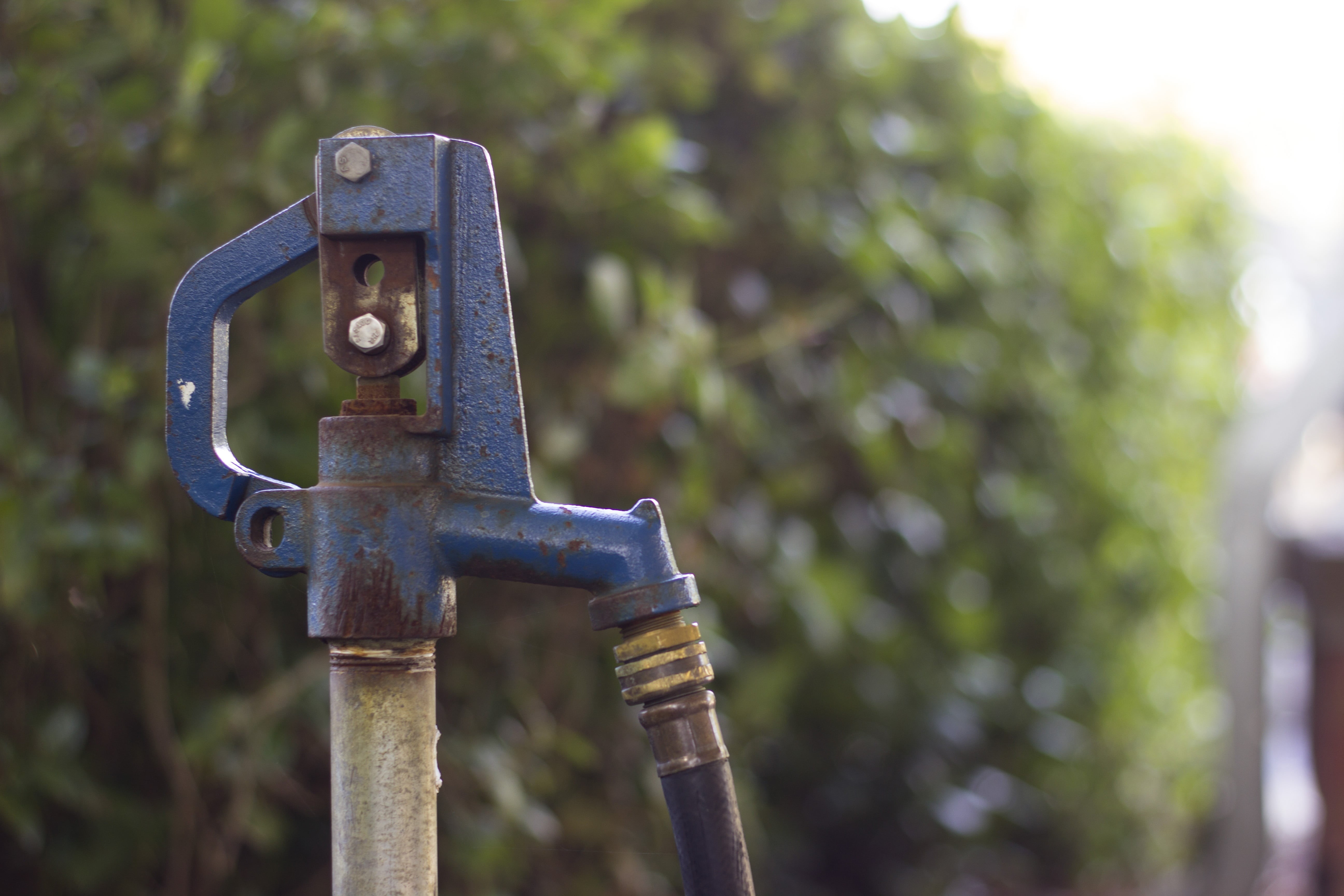 outside, nut - fastener, rusty, plumbing, nature, equipment, selective focus, machinery, outdoors, hose, connector, close-up, water, old, no people, day, HD Wallpaper