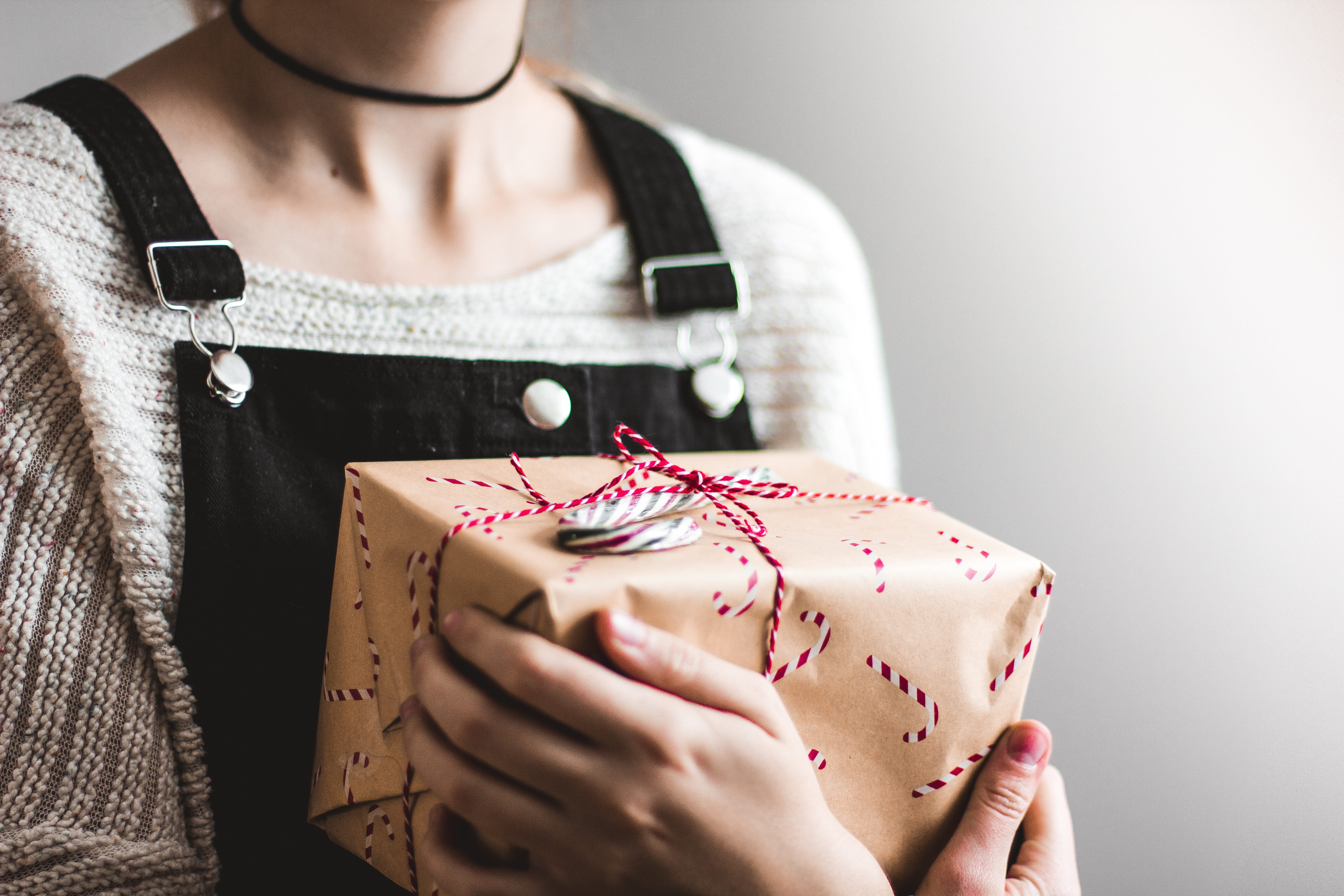 human hand, top, bib, adult, young adult, fashion, present, box, brace, indoors, christmas, human body part, holding, beautiful woman, young women, female, HD Wallpaper