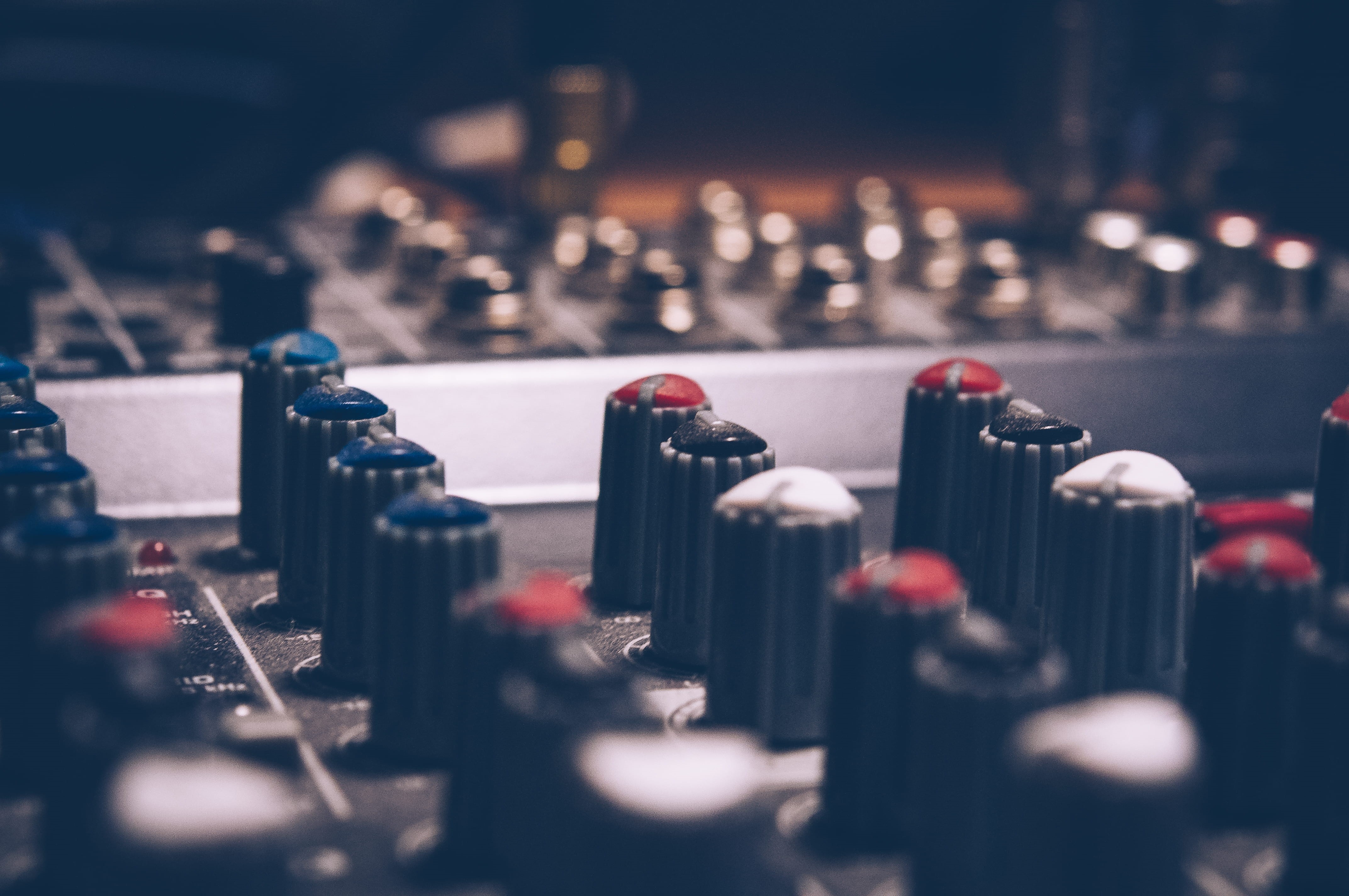 sound, city, DJ Mixer, close-up, still life, arts culture and entertainment, amplifier, light, in a row, equalizer, audio mixer, business, industry, music studio, HD Wallpaper