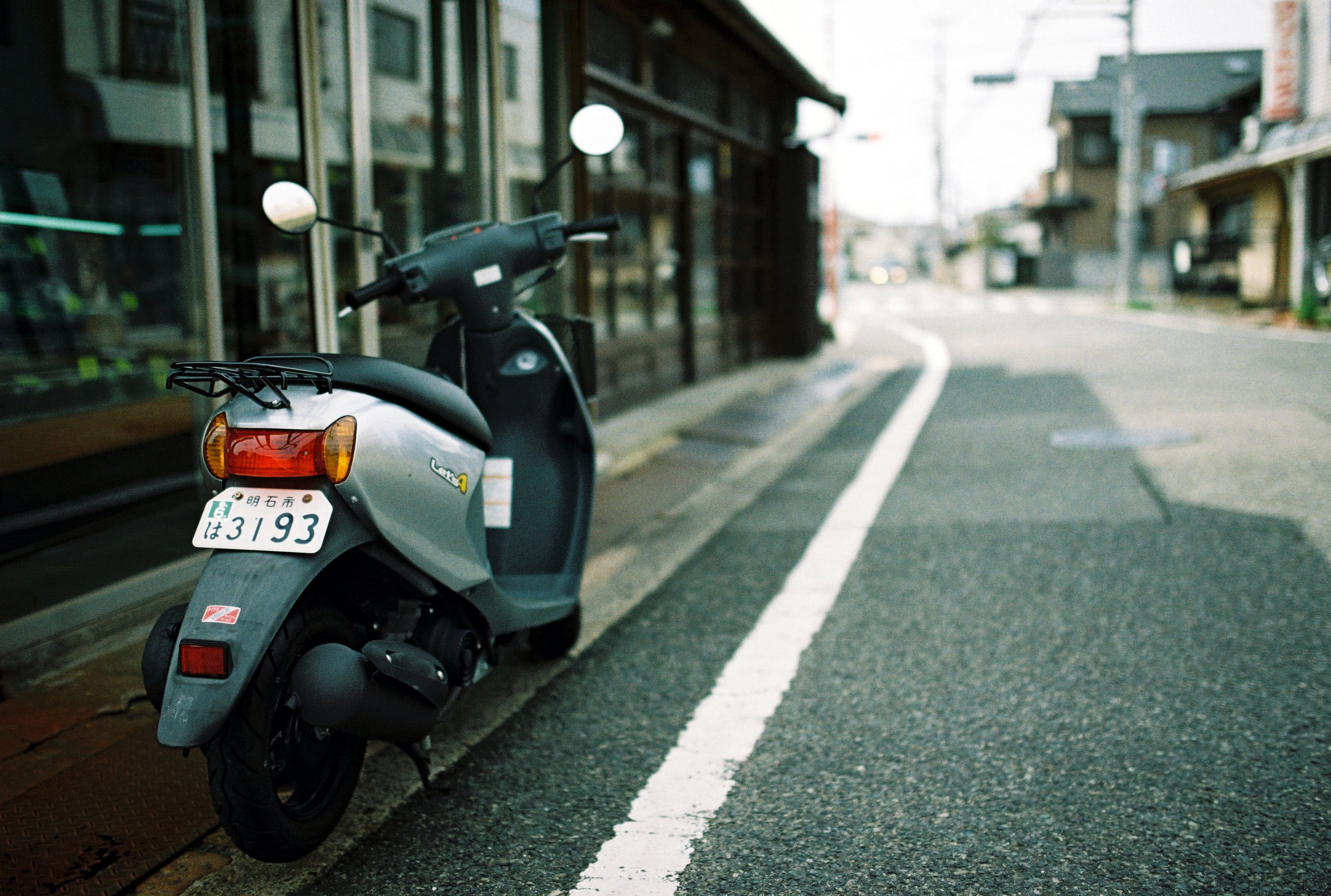 automatic, silver, 35mm, scooter, Saigoku, 2K, beside, Road, スク, japan, way, film, Sigma SA, Gold, motorcycle, タ, F1.4, urban Scene, スズキ, street, shallow, HD Wallpaper