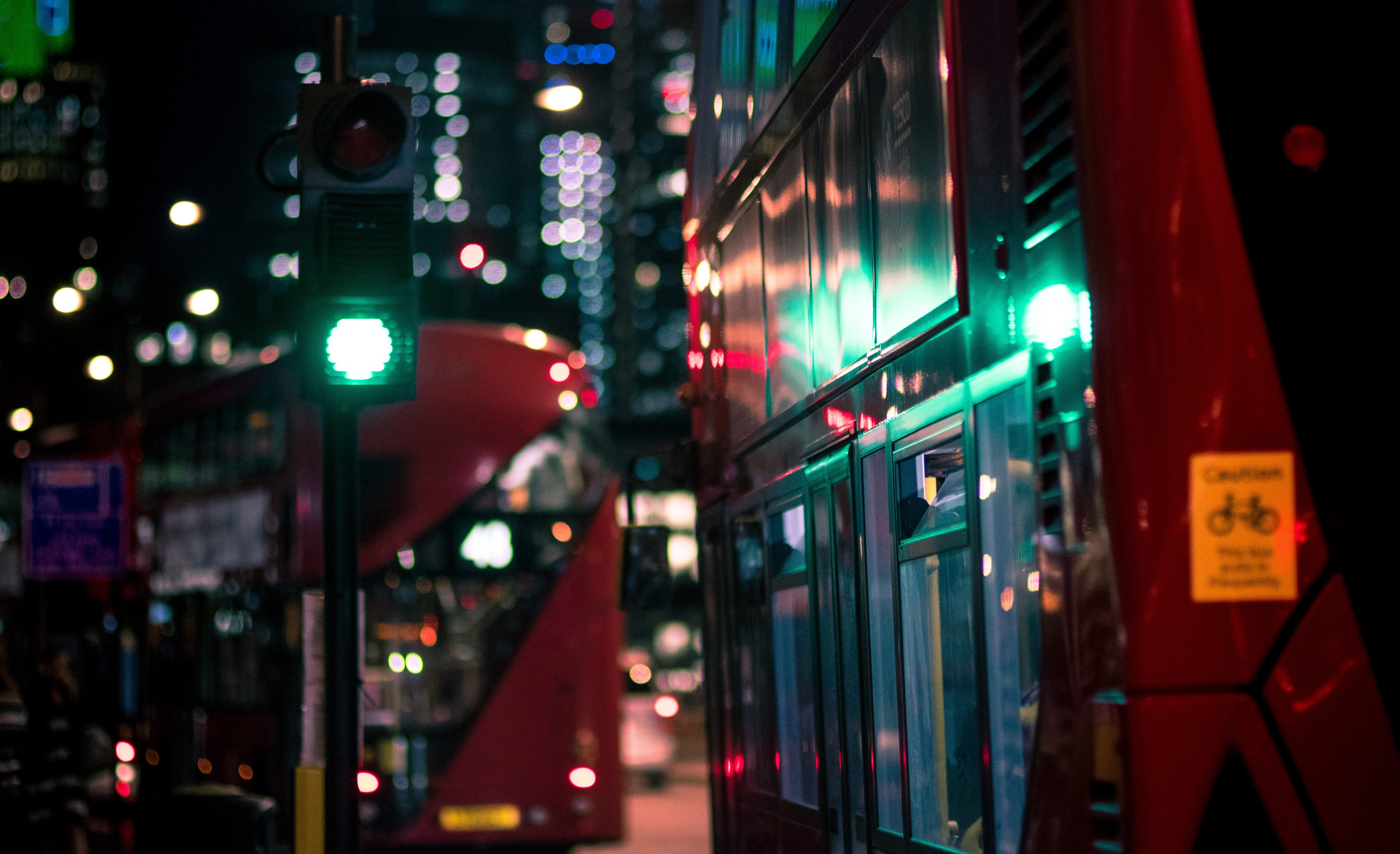 lights, communication, sign, stoplight, lighting equipment, london, building exterior, city, united kingdom, 5K, architecture, illuminated, city life, HD Wallpaper