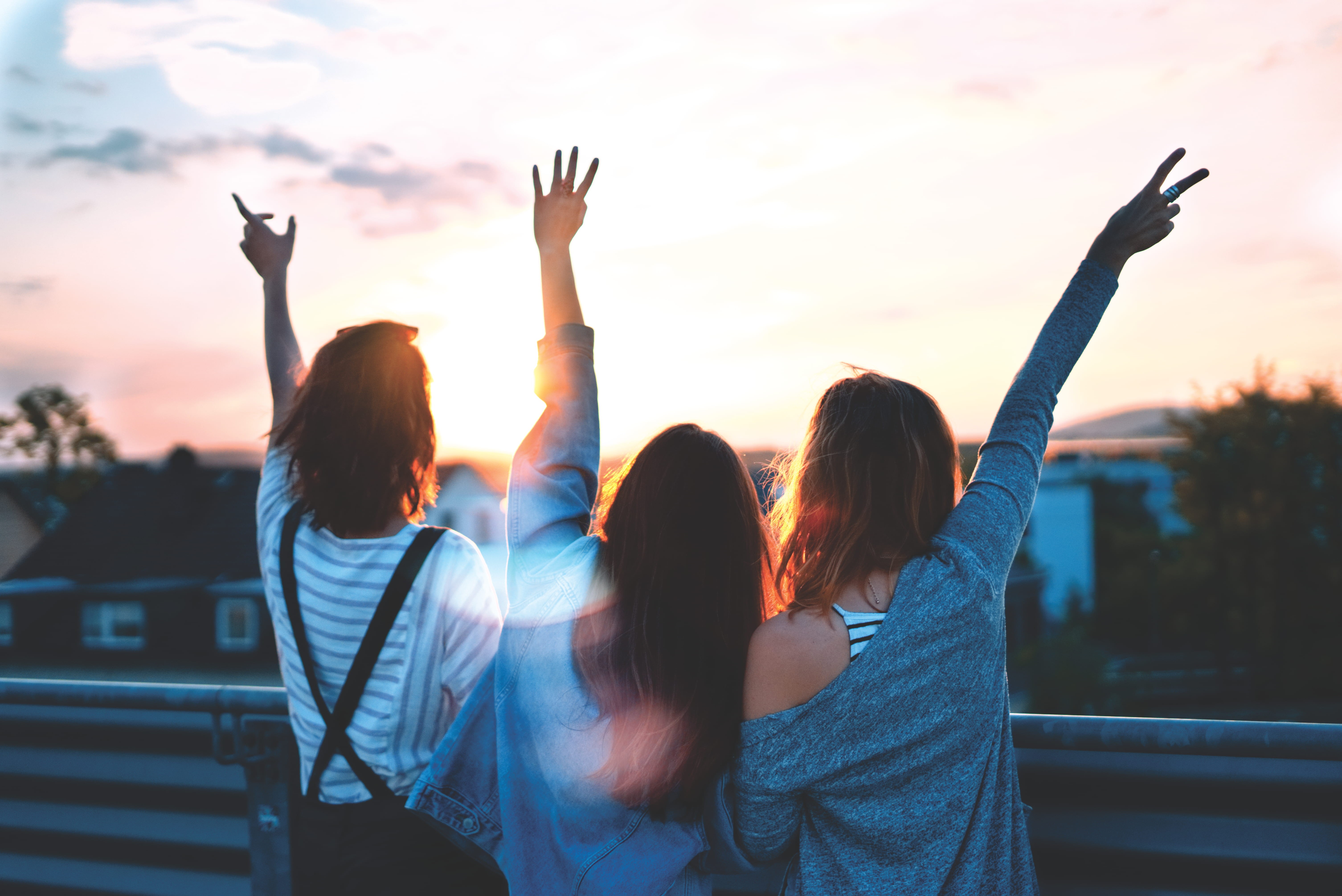 sky, peace sign, excitement, fingers, sunset, mood, 5K, group of people, arms raised, dom, bonding, fun, evening, human limb, girl, friend, leisure activity, HD Wallpaper
