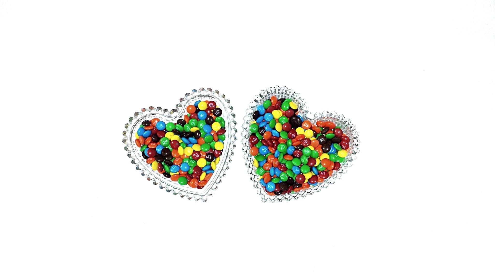 children, celebration, invitation, no people, bowl, ready-to-eat, fashion, symbol, elegance, color, large group of objects, heart, tasty, shiny, sprinkles, HD Wallpaper