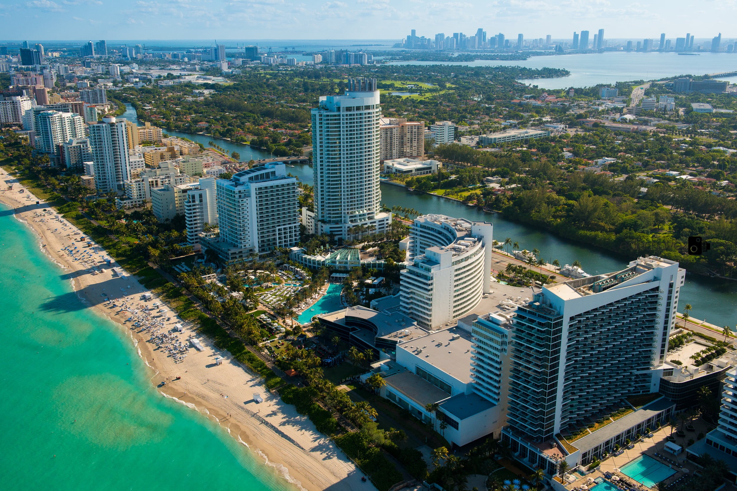 business, tree, building, 1080P, travel Destinations, modern, Miami, beach, high angle view, night, swimming pool, famous Place, white, skyscraper, travel Locations, HD Wallpaper
