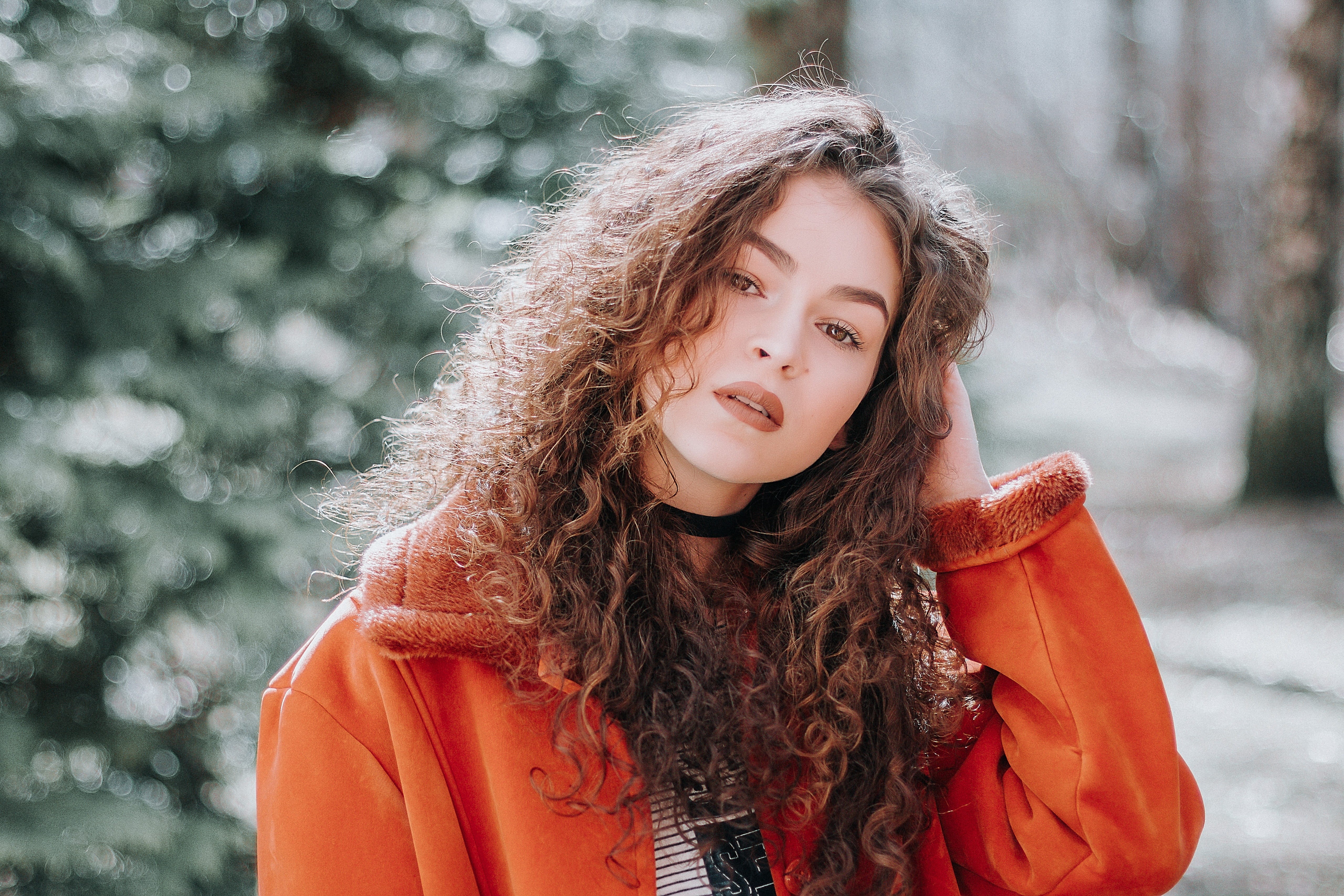 4k, female, focus on foreground, glamour, outdoors, brown hair, model, bright, long hair, one person, spring, fhd, day, headshot, innocence, HD Wallpaper