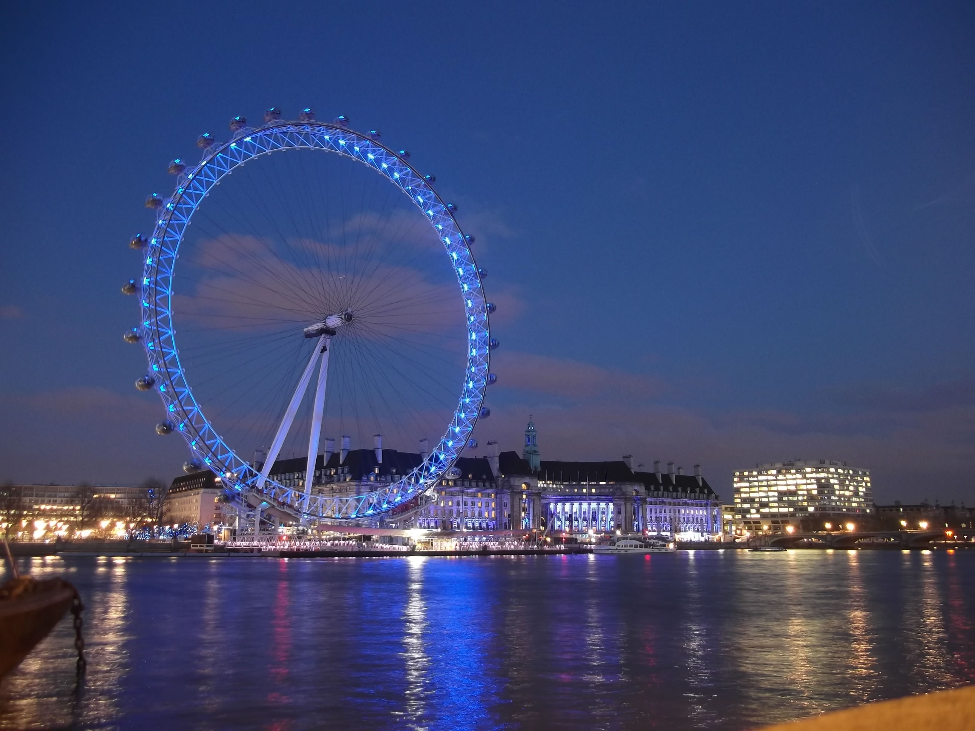 no people, built structure, waterfront, tourism, londres, water, travel destinations, 2K, outdoors, uk, ferris wheel, illuminated, amusement park ride, HD Wallpaper