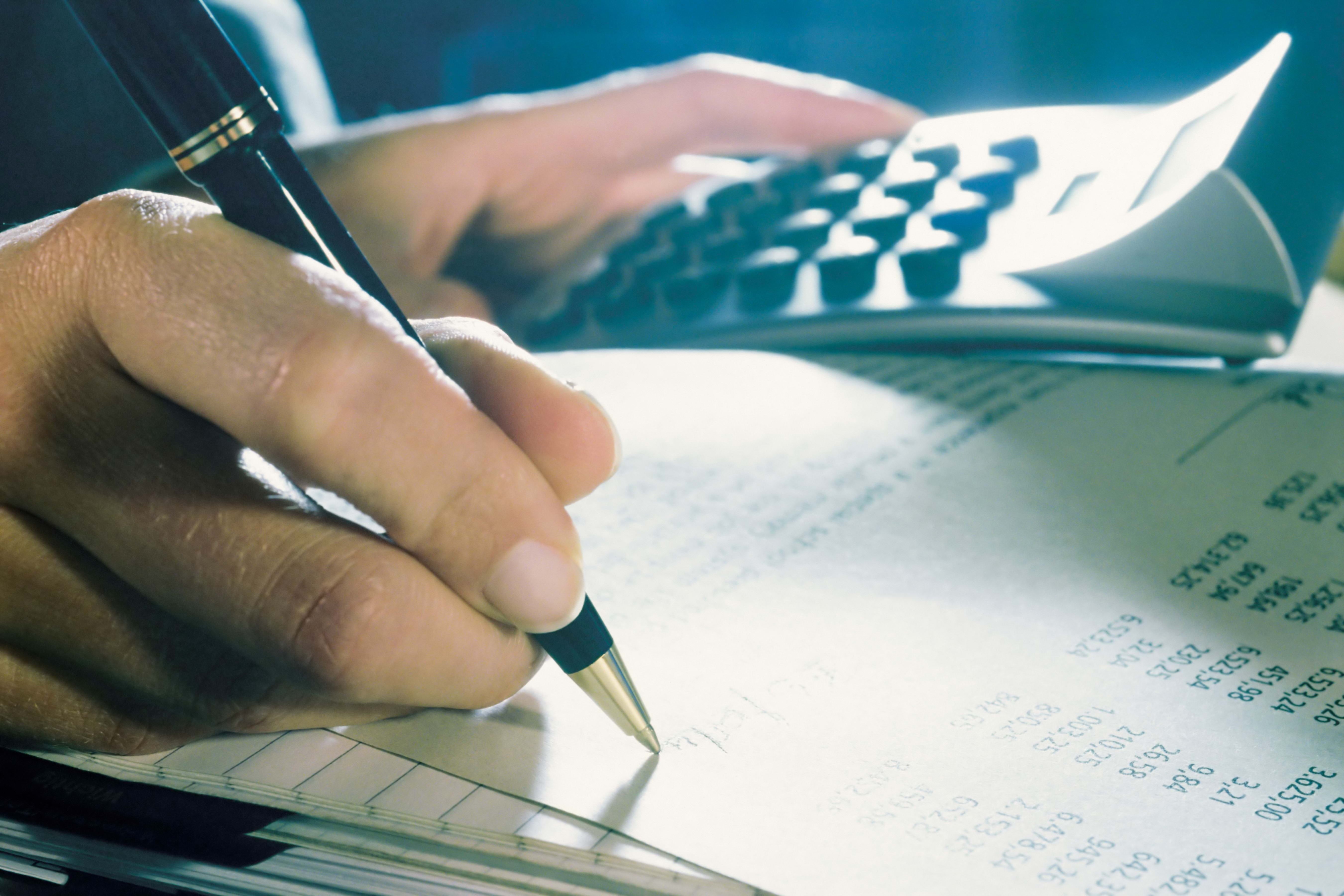 twist, number, chart, human Hand, calculator, banking, one Person, corporate business, human finger, indoors, people, financial Figures, business, financial Advisor, HD Wallpaper