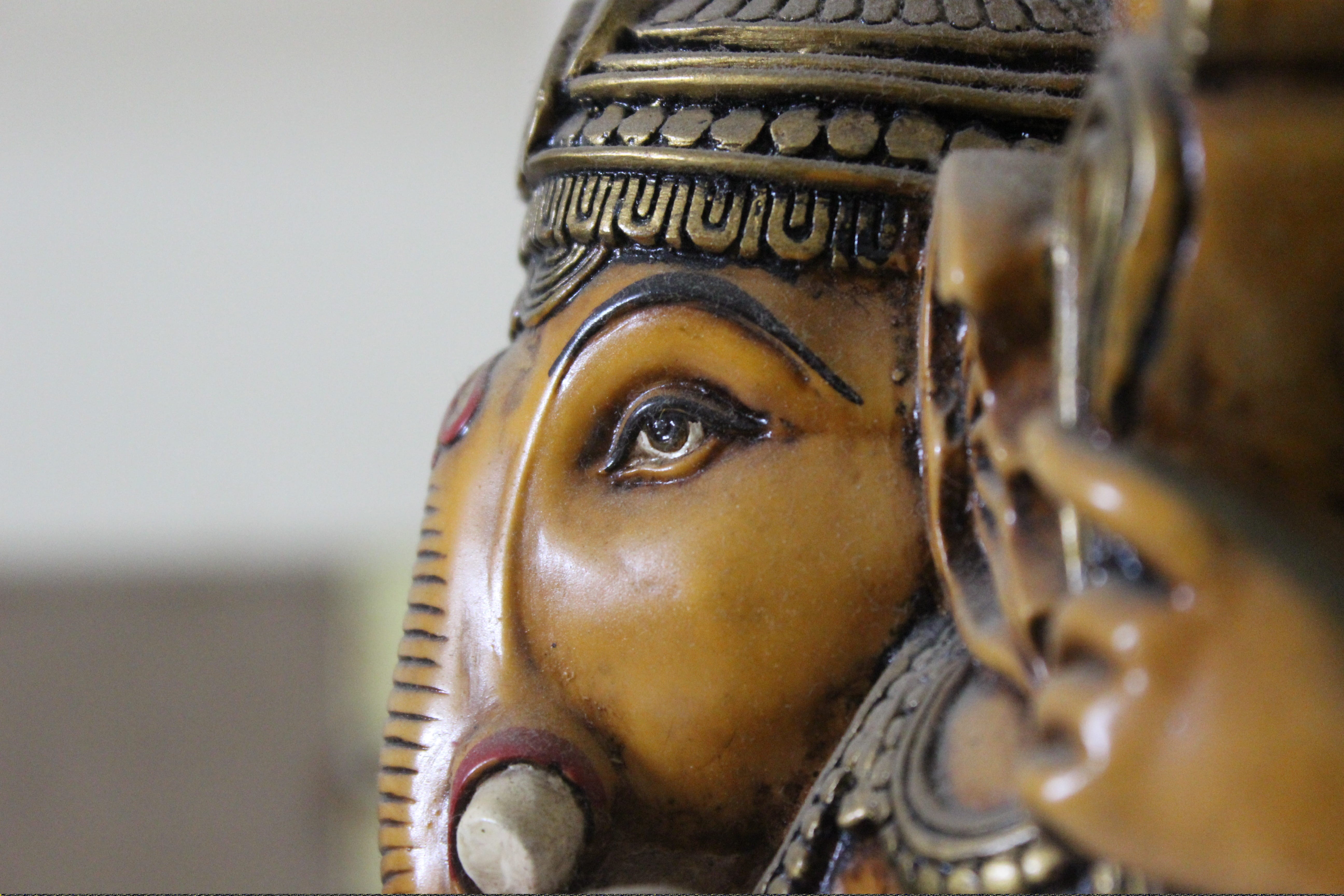 ornate, sculpture, antique, art and craft, no people, statue, 5K, close-up, deity, spirituality, male likeness, female likeness, creativity, arts culture and entertainment, HD Wallpaper