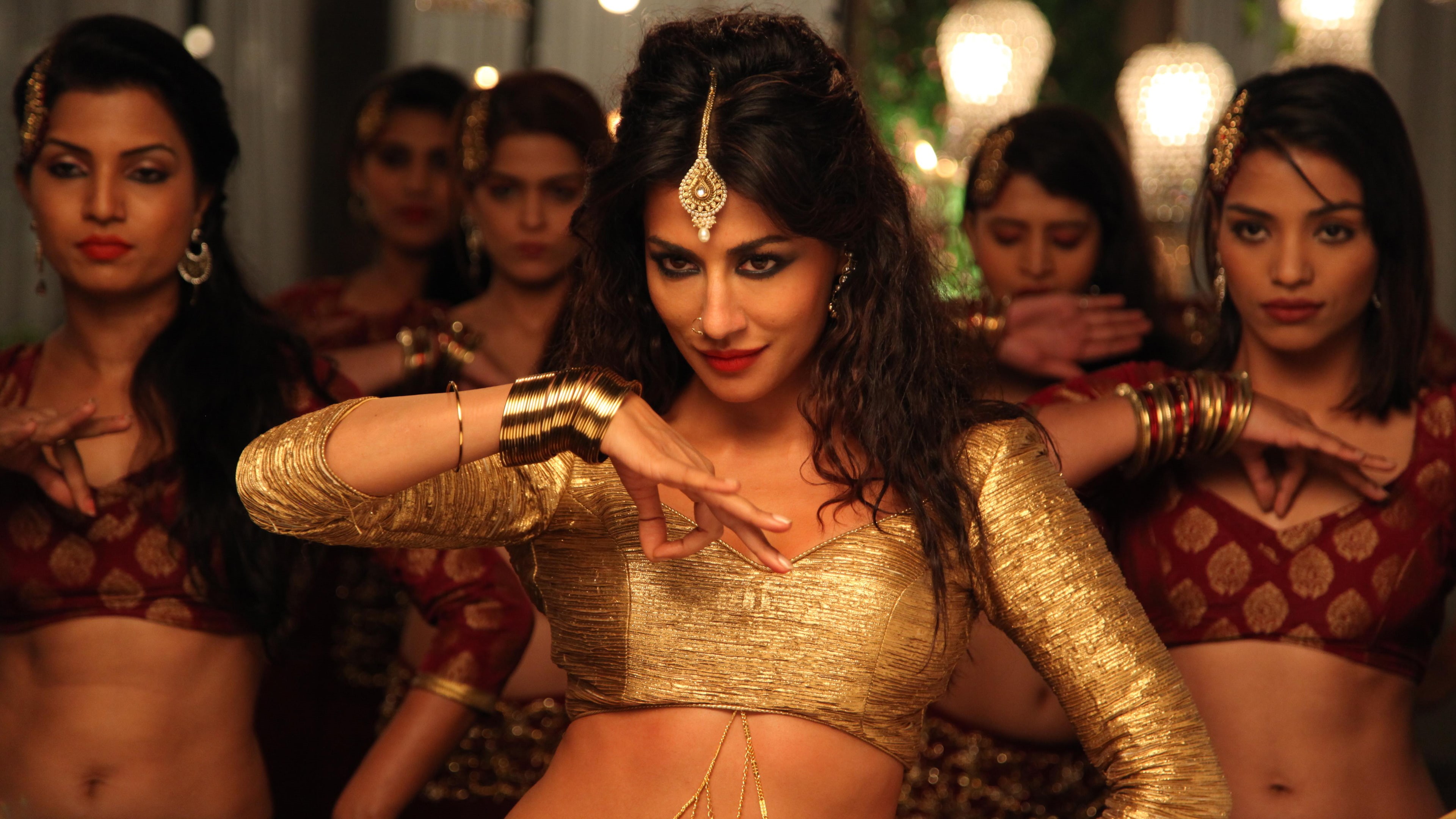 Chitrangada, women, adult, young adult, Singh, party - social event, focus on foreground, nightclub, Back, young women, nightlife, looking at camera, 4K, HD Wallpaper
