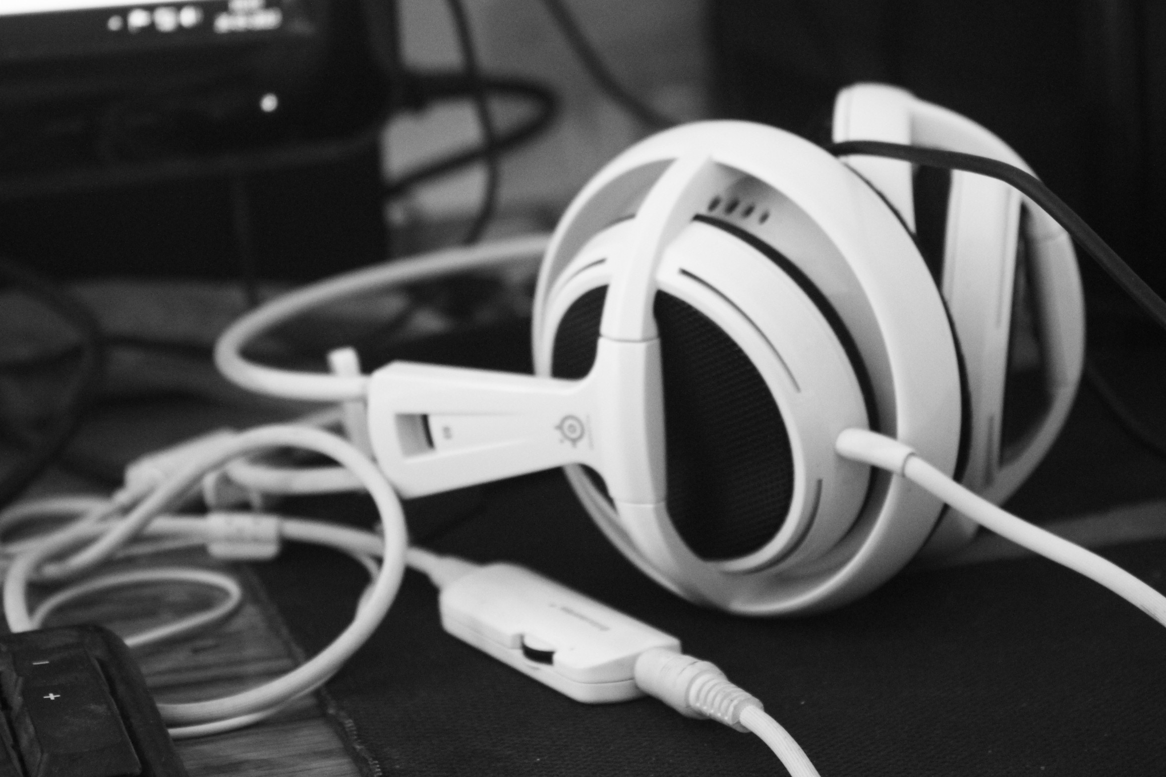 microphone, flooring, listening, audio equipment, people, equipment, electricity, modern, photography, headphones, steelseries, connection, power supply, HD Wallpaper